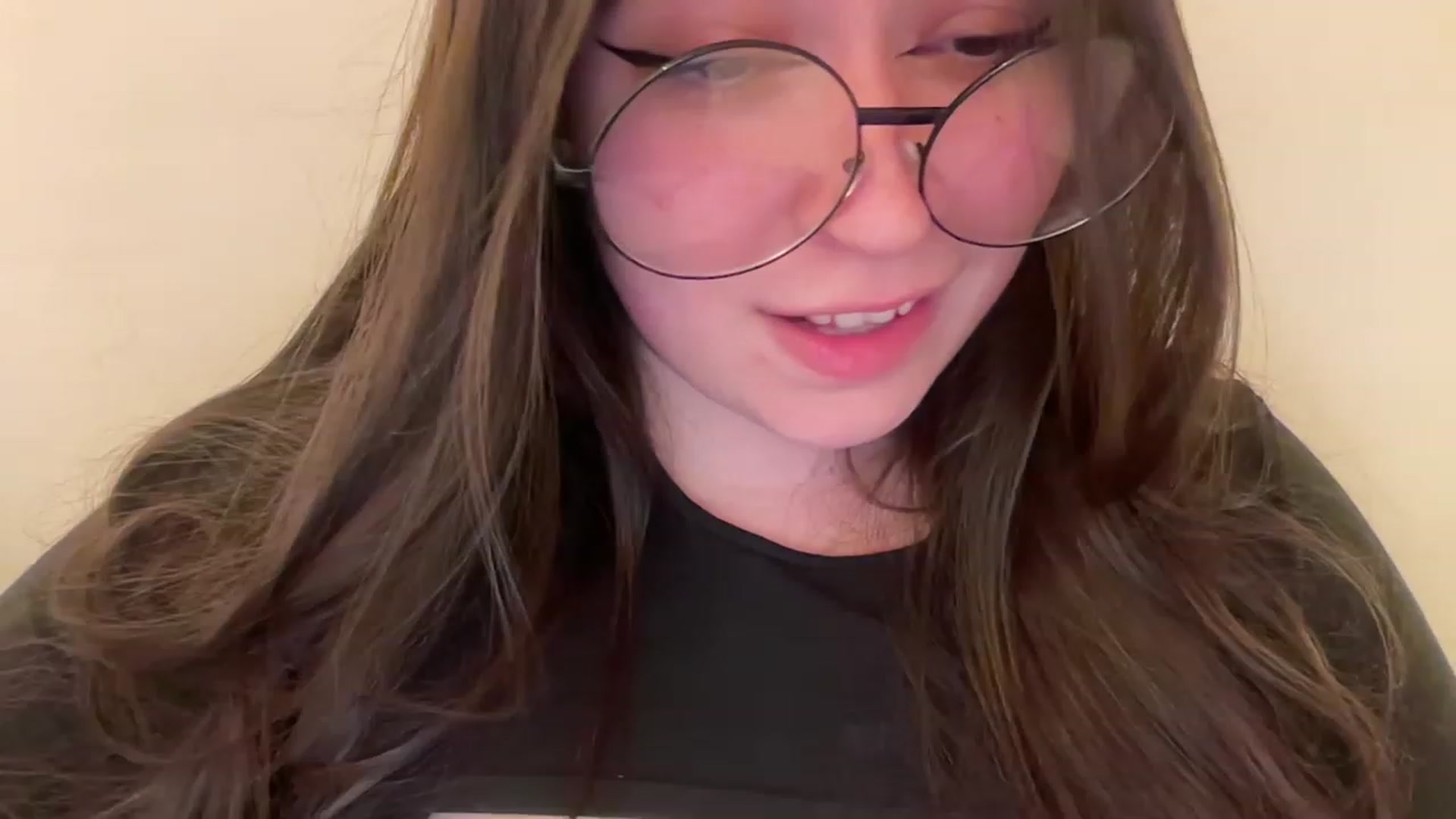 Gallery image thumbnail from Hasymura's myfreecams stream on, 04/09/2023, 23:51 image 15 of 20