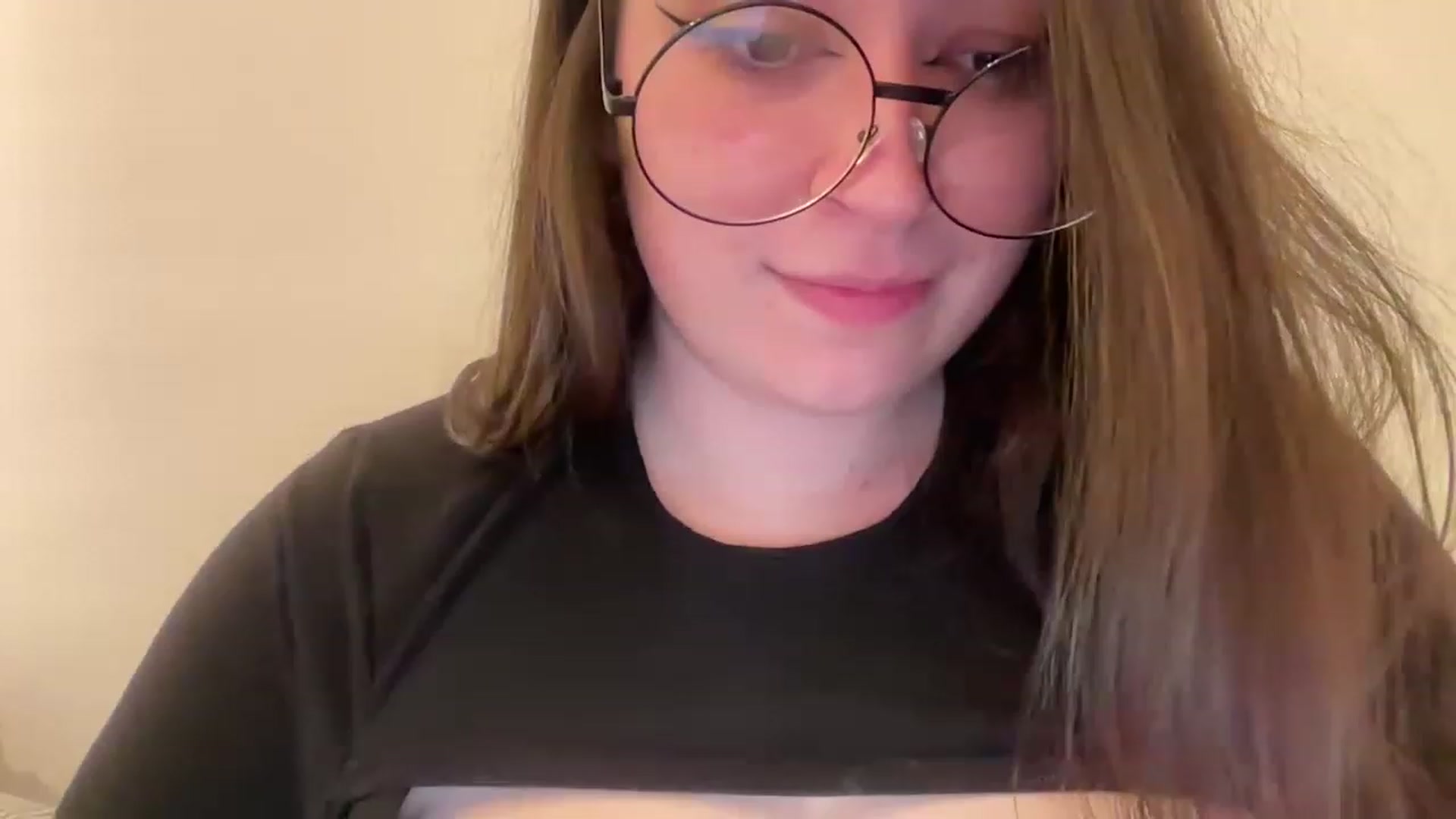 Gallery image thumbnail from Hasymura's myfreecams stream on, 04/09/2023, 23:51 image 1 of 20