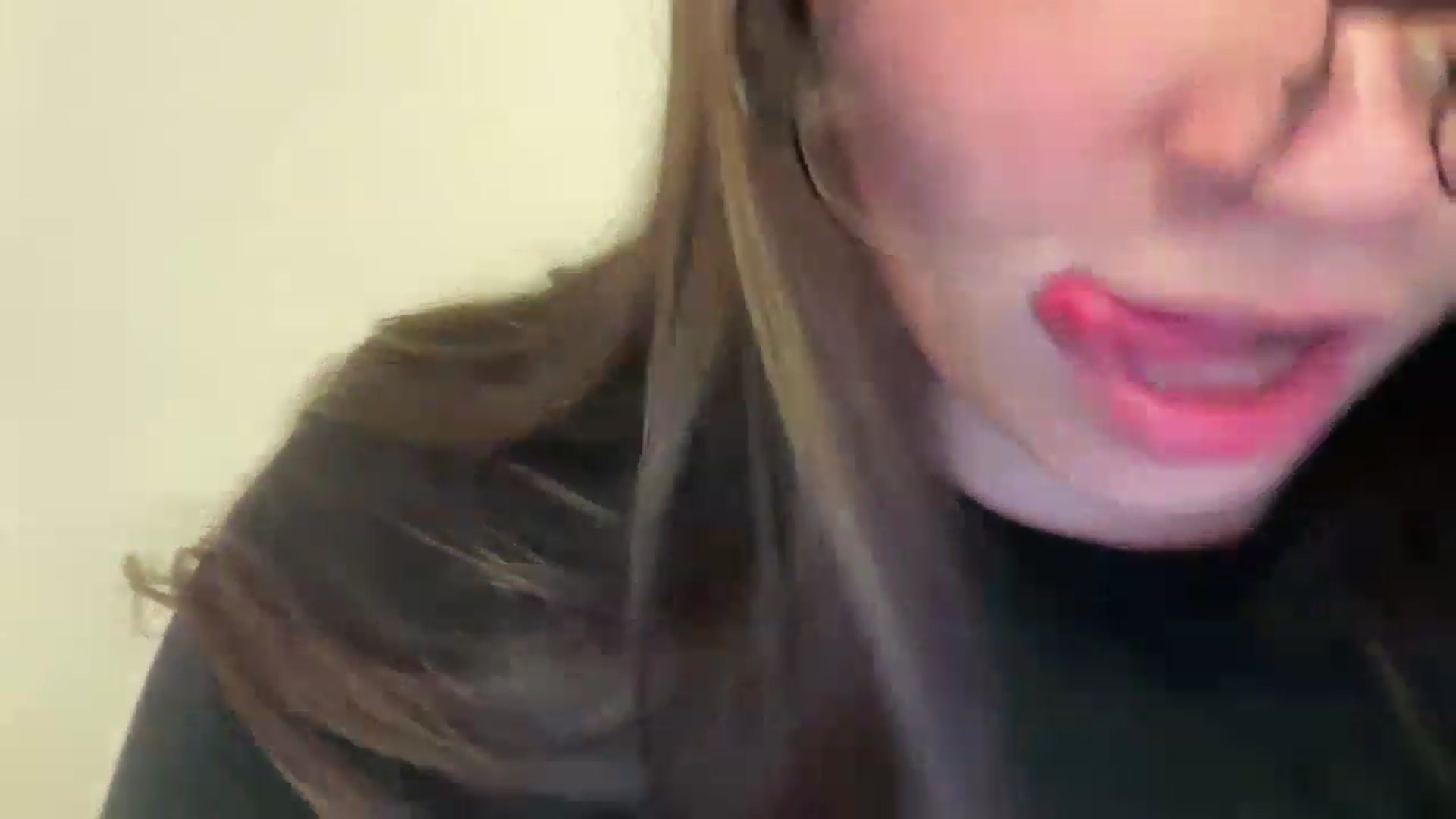 Gallery image thumbnail from Hasymura's myfreecams stream on, 04/18/2023, 21:29 image 8 of 20