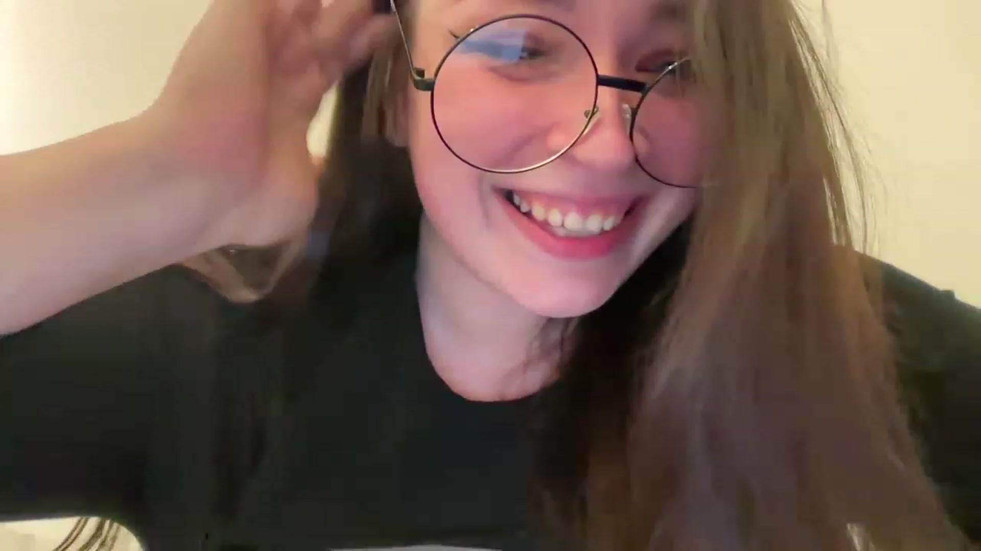 Gallery image thumbnail from Hasymura's myfreecams stream on, 04/18/2023, 22:40 image 1 of 20