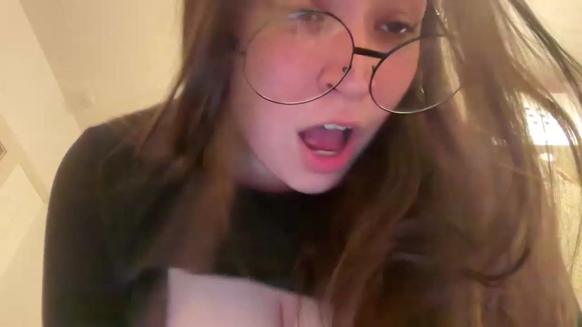 Gallery image thumbnail from Hasymura's myfreecams stream on, 04/18/2023, 22:40 image 5 of 20
