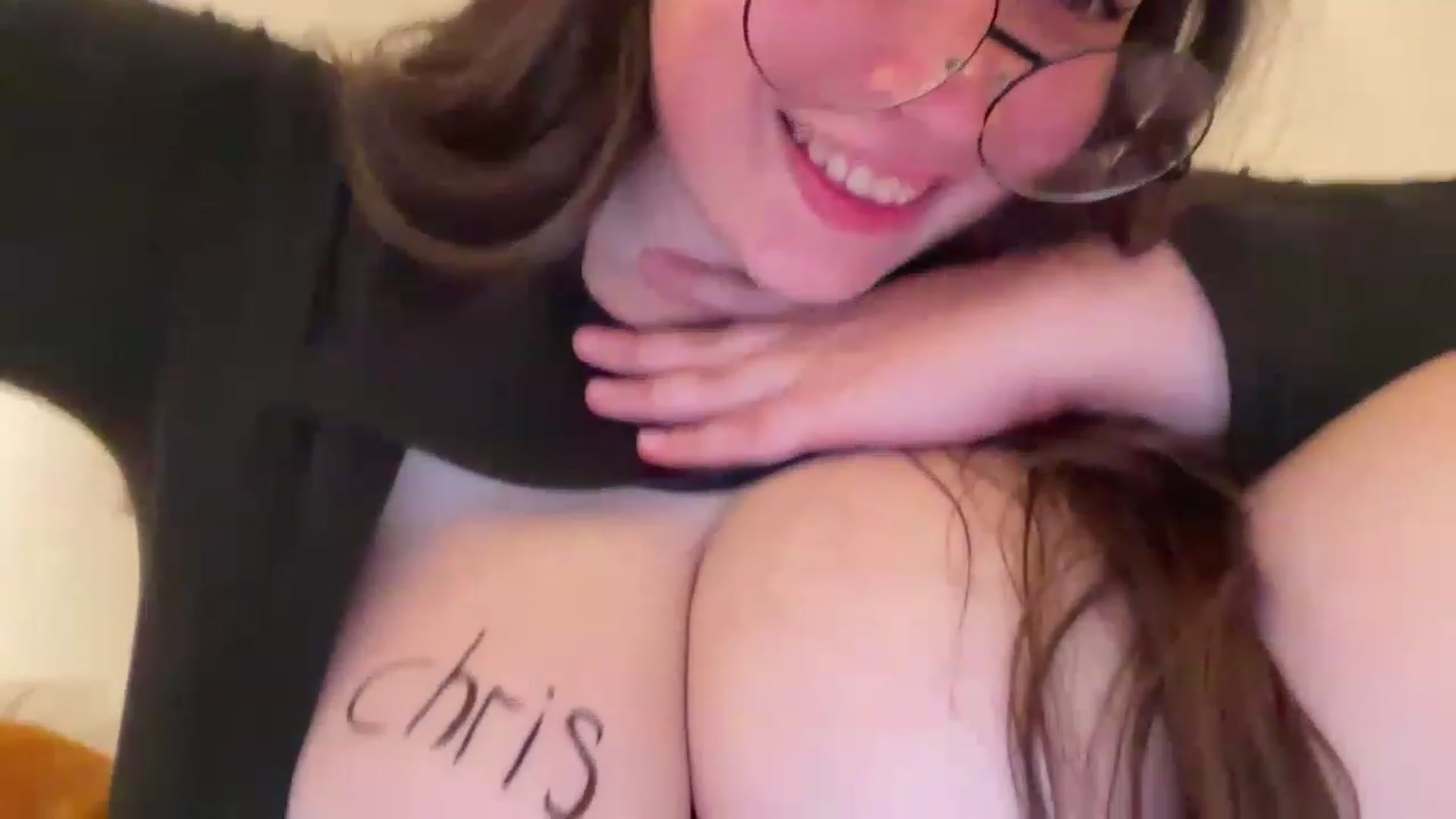 Gallery image thumbnail from Hasymura's myfreecams stream on, 05/01/2023, 20:58 image 6 of 20