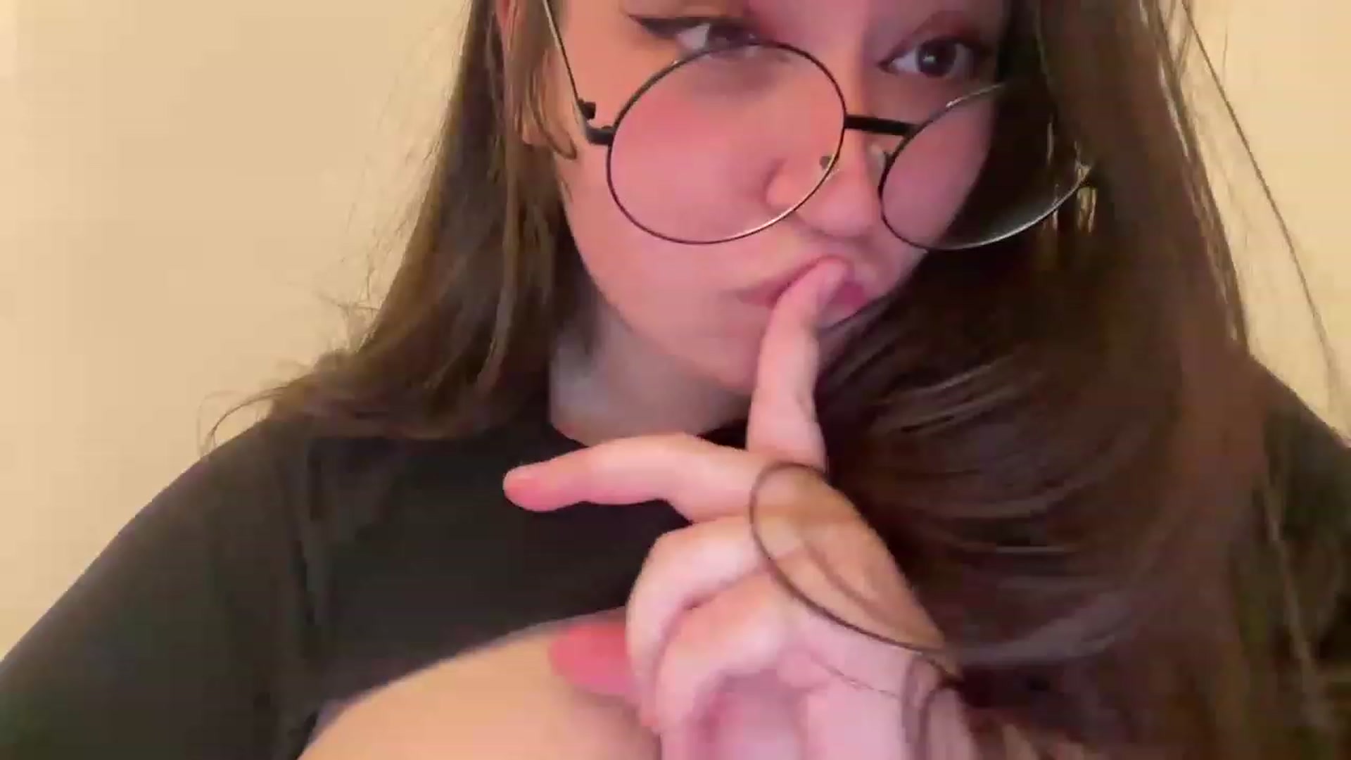 Gallery image thumbnail from Hasymura's myfreecams stream on, 05/02/2023, 21:50 image 1 of 20