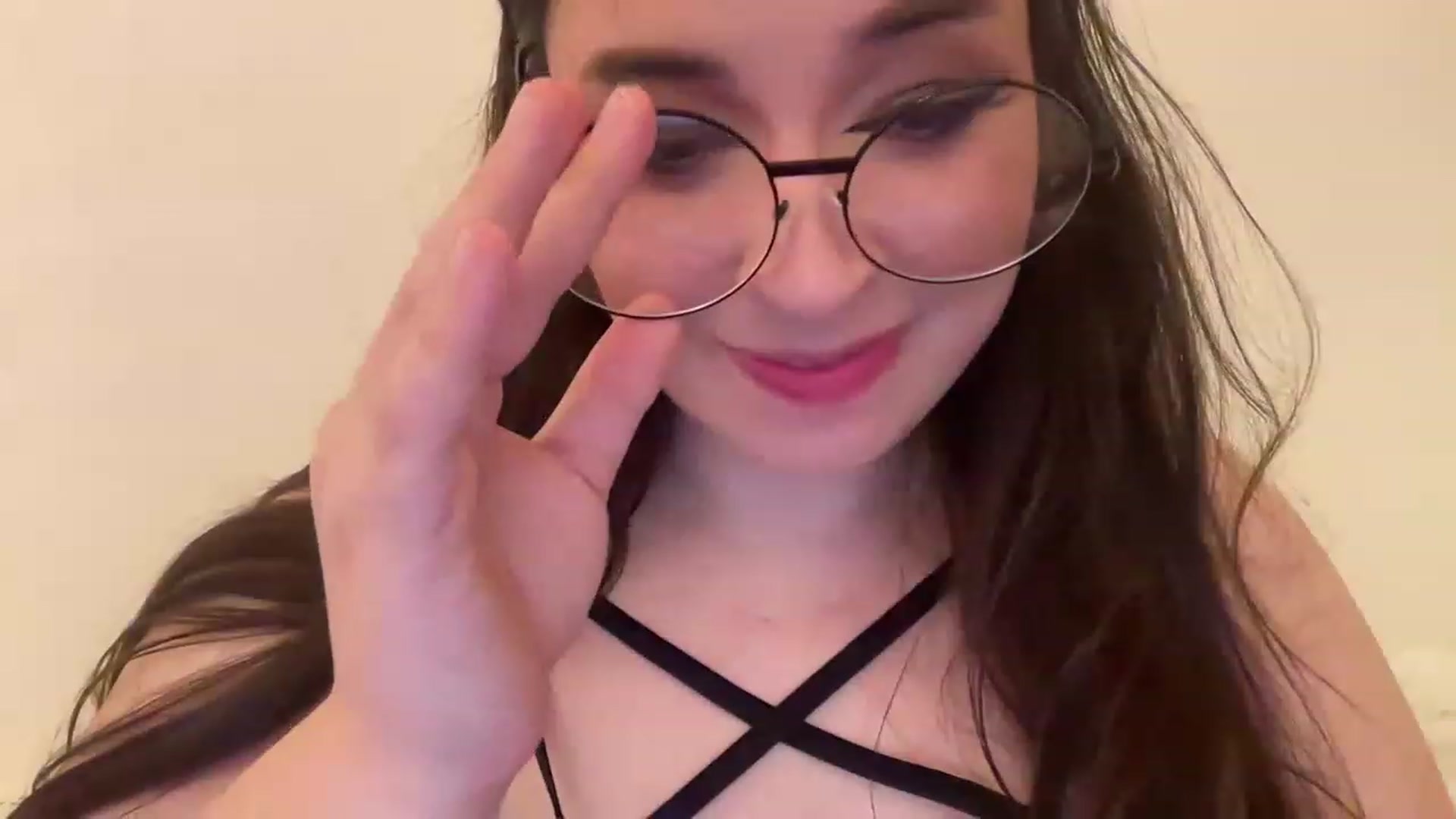 Gallery image thumbnail from Hasymura's myfreecams stream on, 05/06/2023, 19:49 image 10 of 20