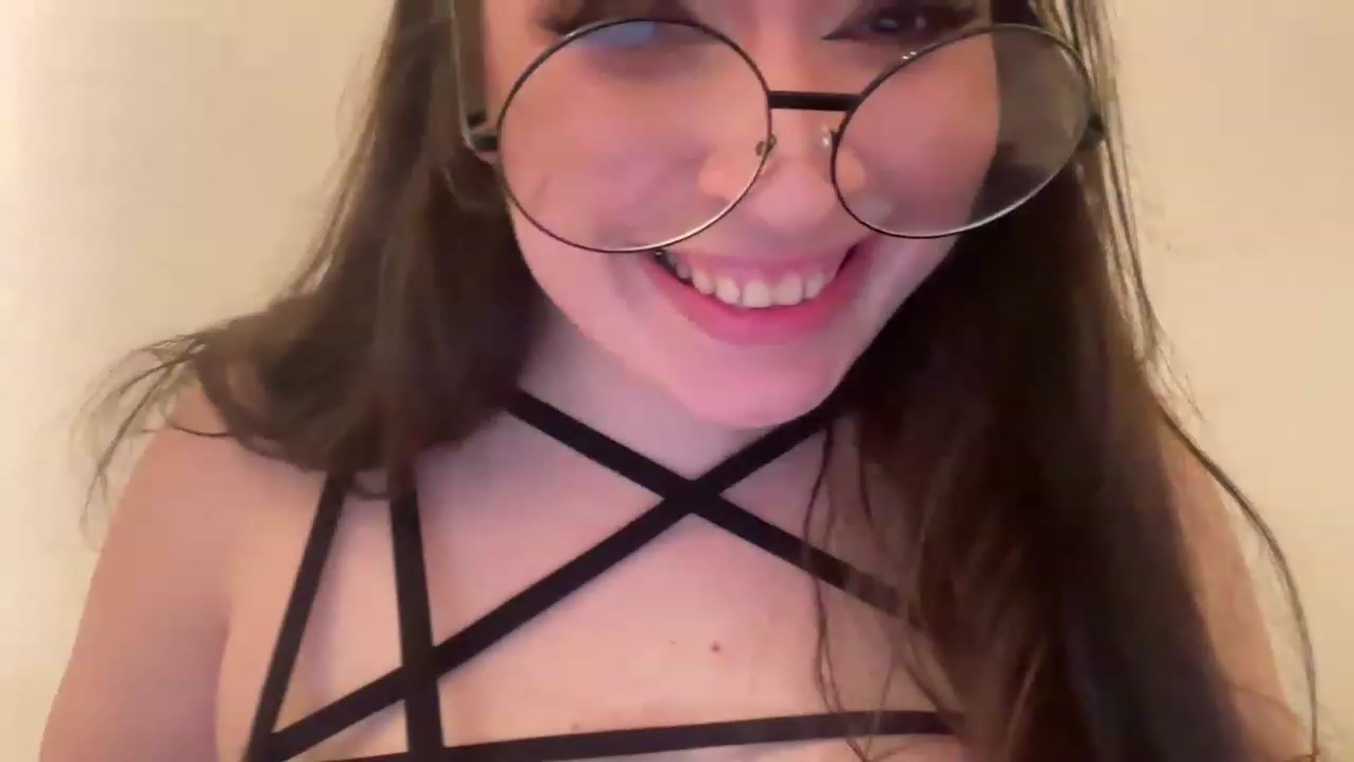 Gallery image thumbnail from Hasymura's myfreecams stream on, 05/06/2023, 20:30 image 19 of 20