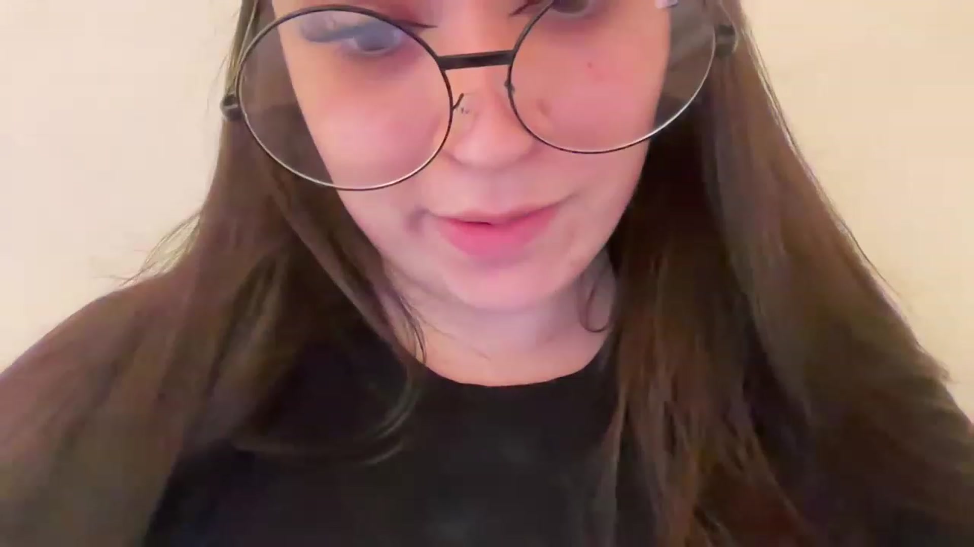 Gallery image thumbnail from Hasymura's myfreecams stream on, 05/09/2023, 14:34 image 2 of 20
