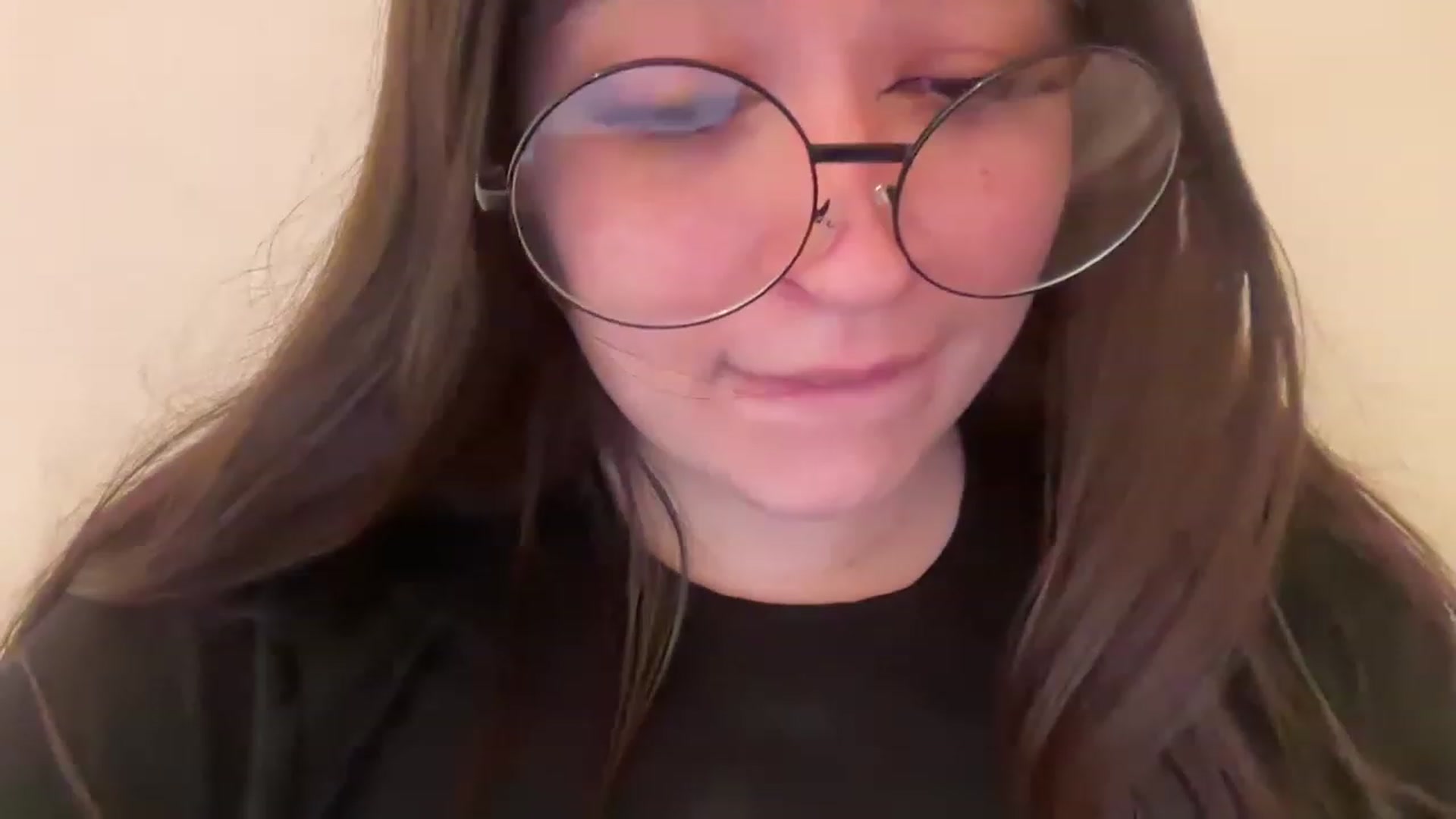 Gallery image thumbnail from Hasymura's myfreecams stream on, 05/09/2023, 14:34 image 20 of 20
