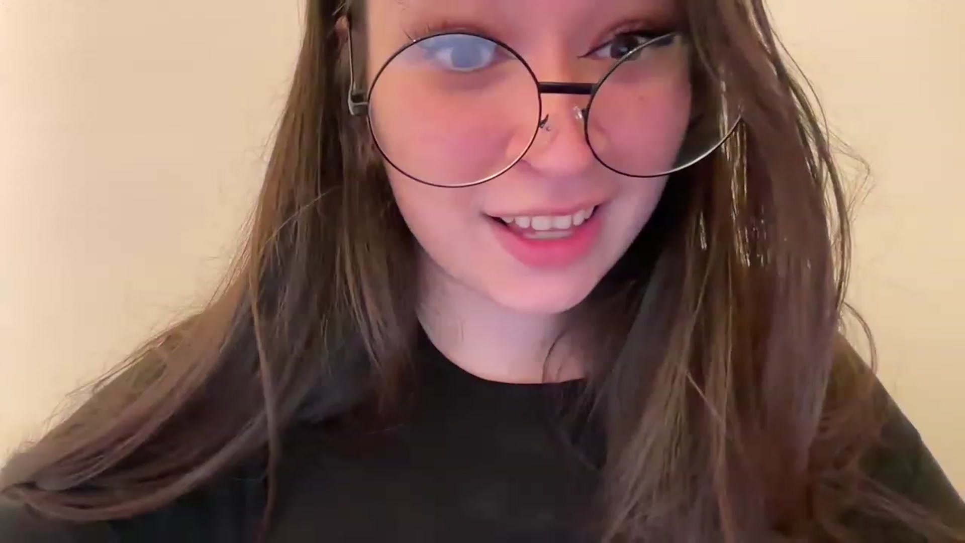 Gallery image thumbnail from Hasymura's myfreecams stream on, 05/09/2023, 18:58 image 6 of 20
