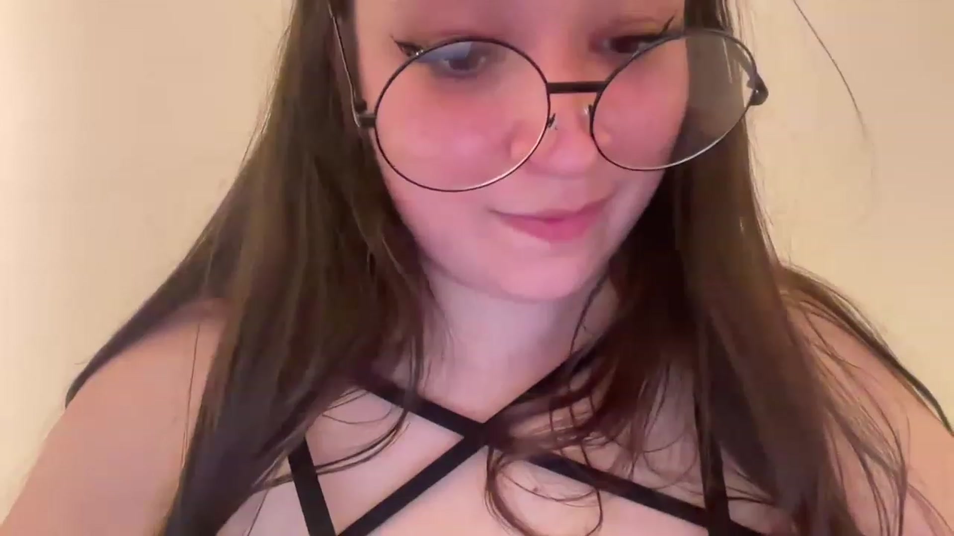 Gallery image thumbnail from Hasymura's myfreecams stream on, 05/11/2023, 17:58 image 18 of 20