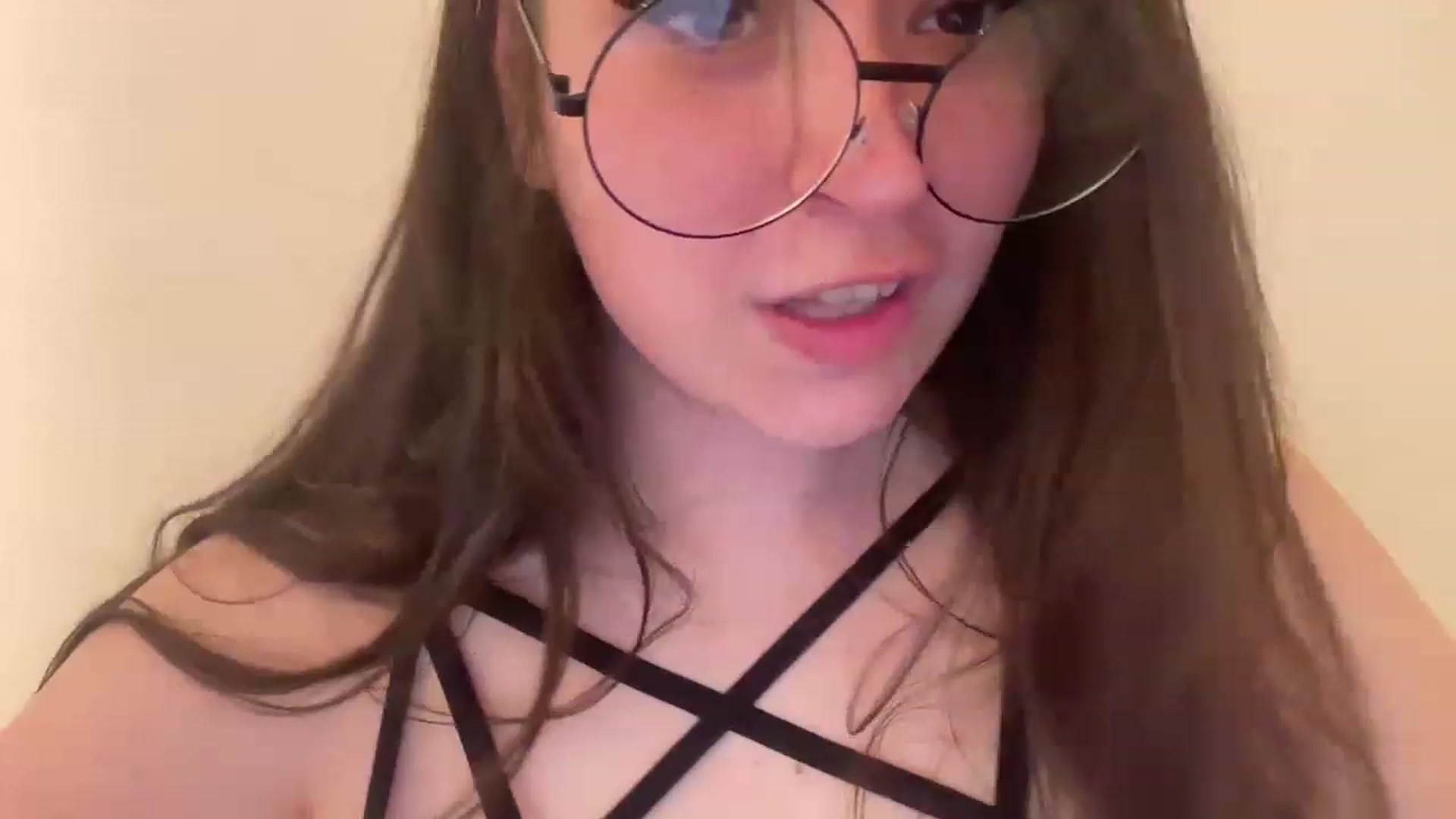 Gallery image thumbnail from Hasymura's myfreecams stream on, 05/11/2023, 17:58 image 2 of 20
