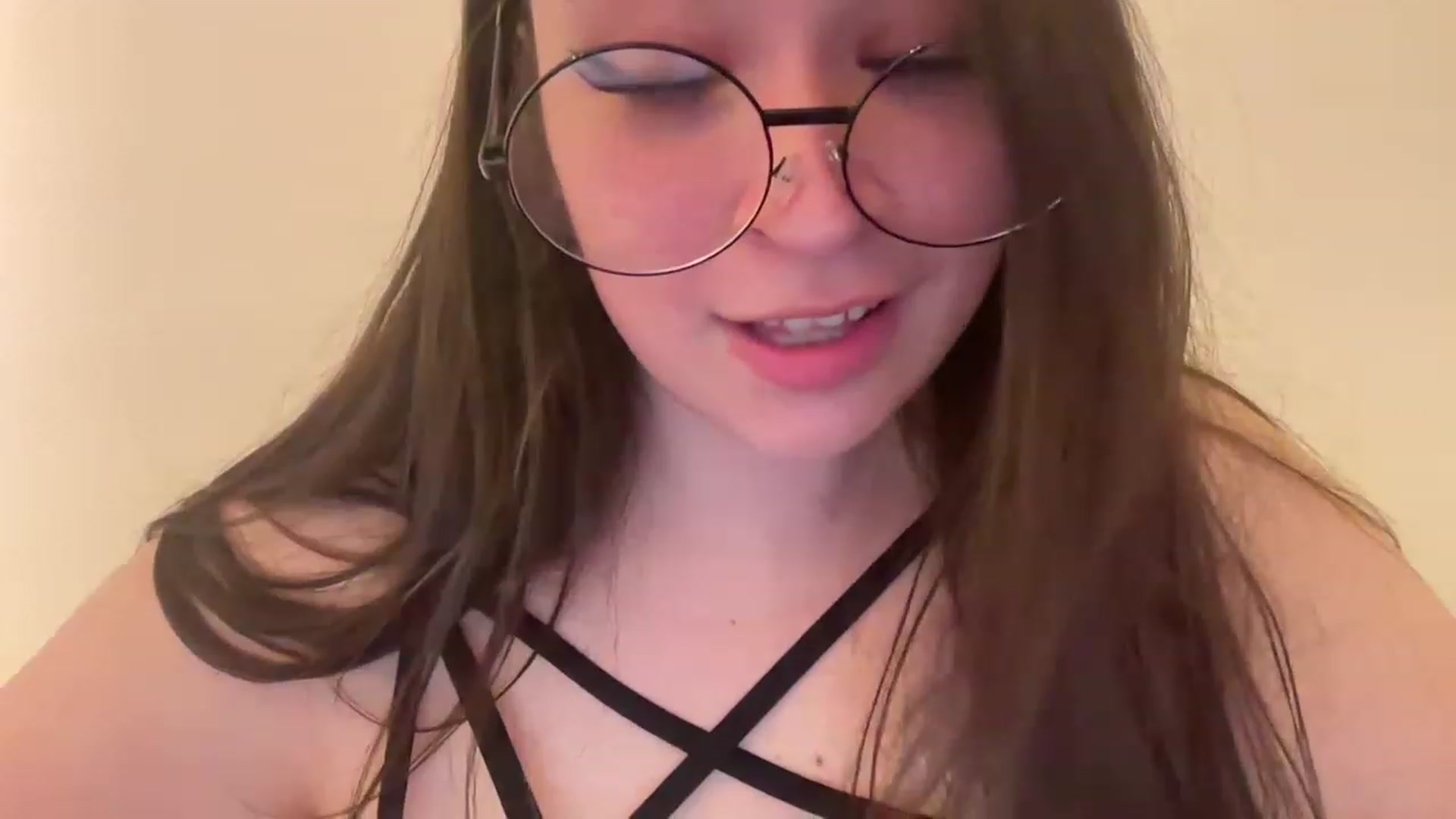 Gallery image thumbnail from Hasymura's myfreecams stream on, 05/11/2023, 17:58 image 7 of 20