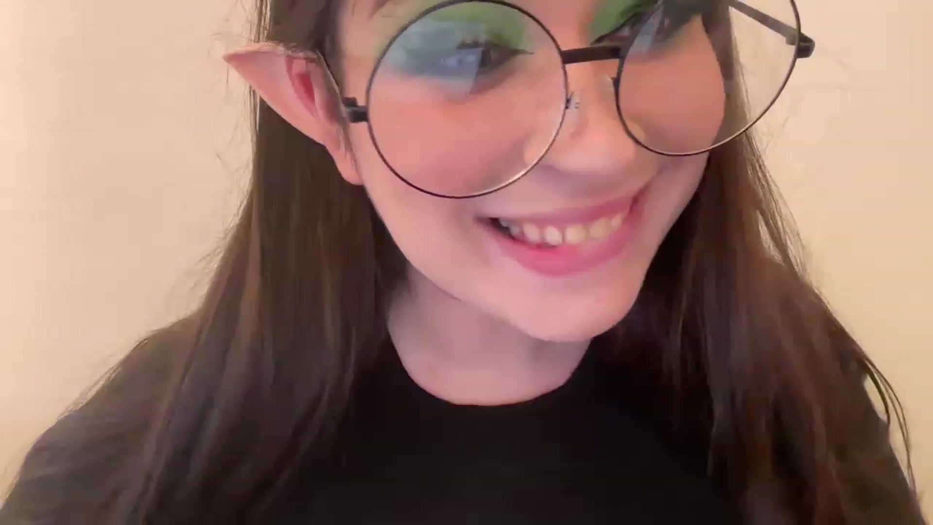 Gallery image thumbnail from Hasymura's myfreecams stream on, 05/12/2023, 17:20 image 6 of 20