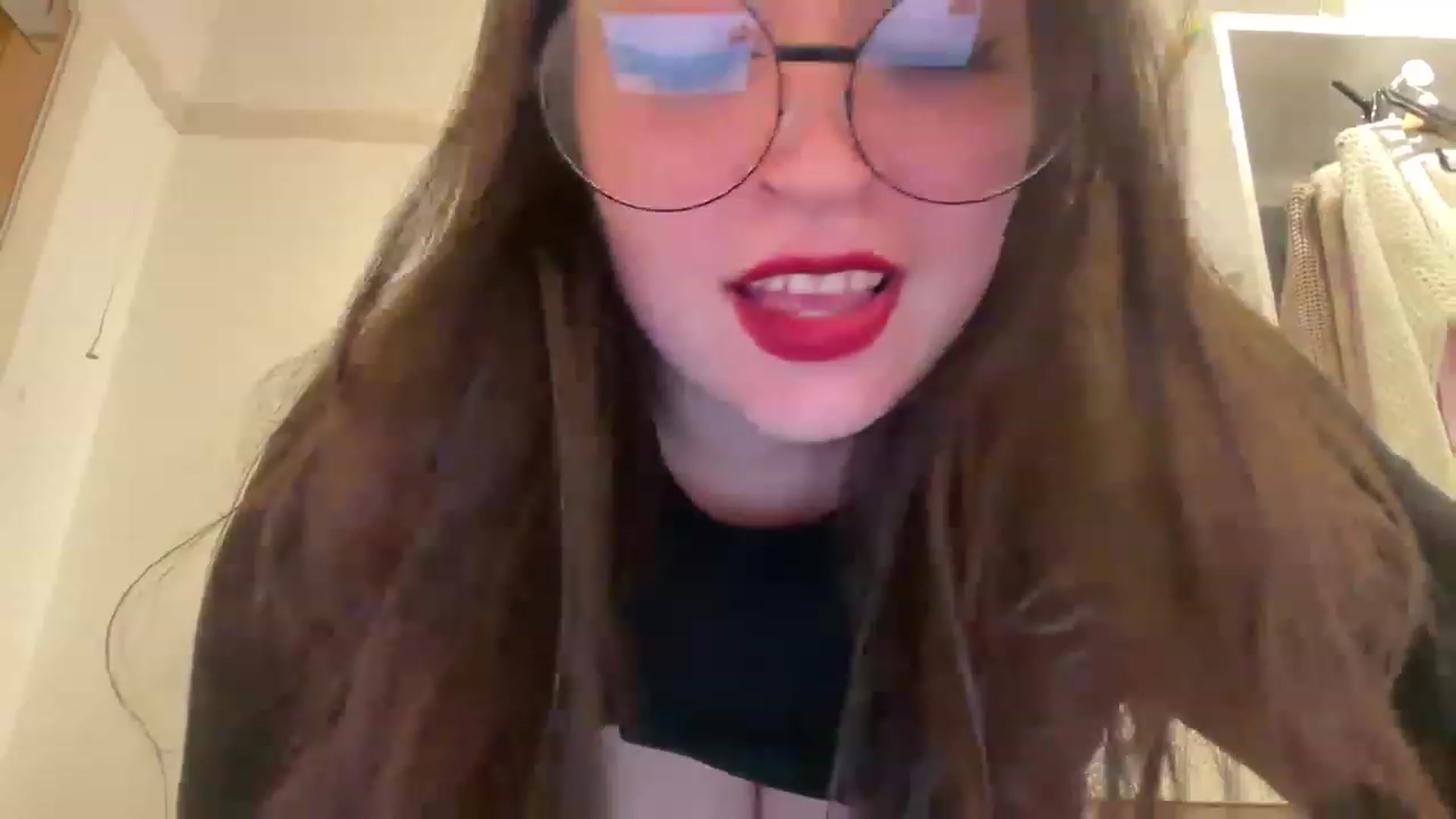 Gallery image thumbnail from Hasymura's myfreecams stream on, 05/15/2023, 20:23 image 3 of 20