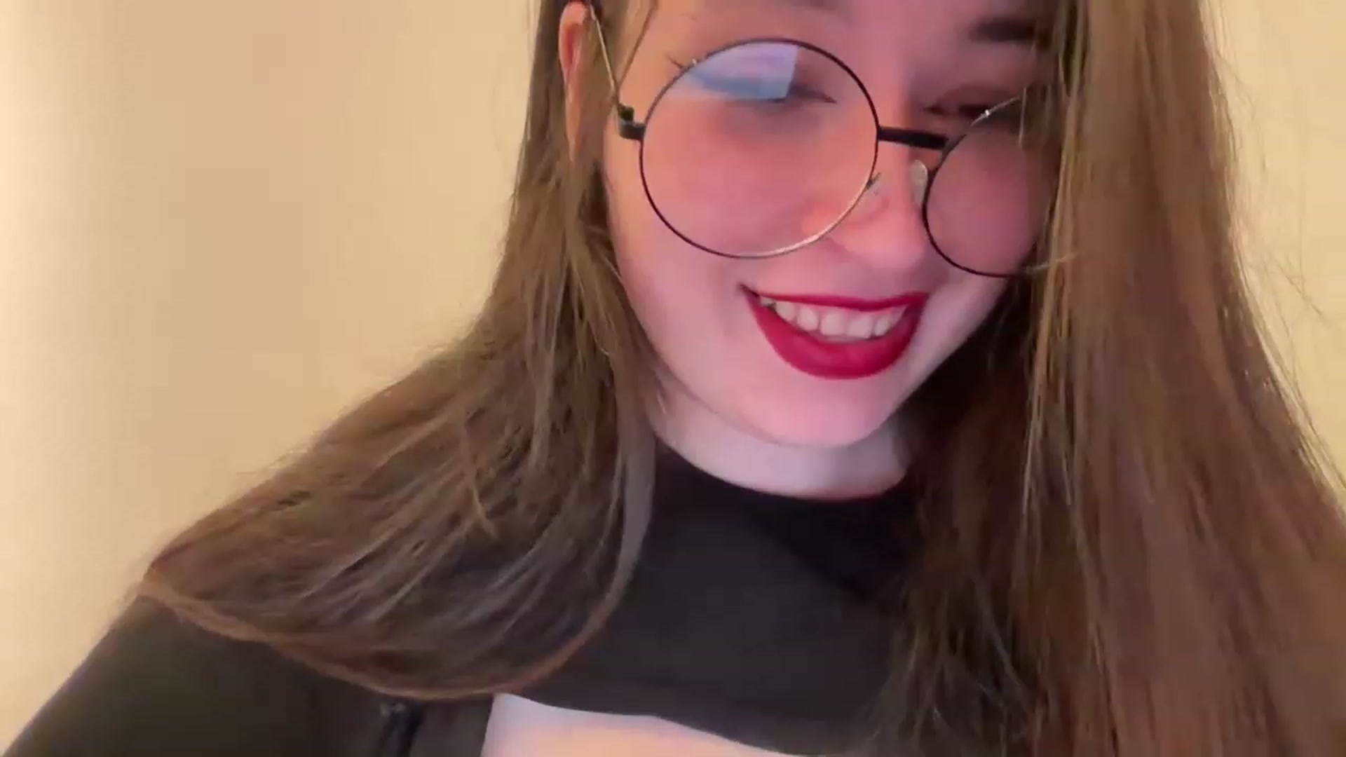 Gallery image thumbnail from Hasymura's myfreecams stream on, 05/15/2023, 20:23 image 1 of 20