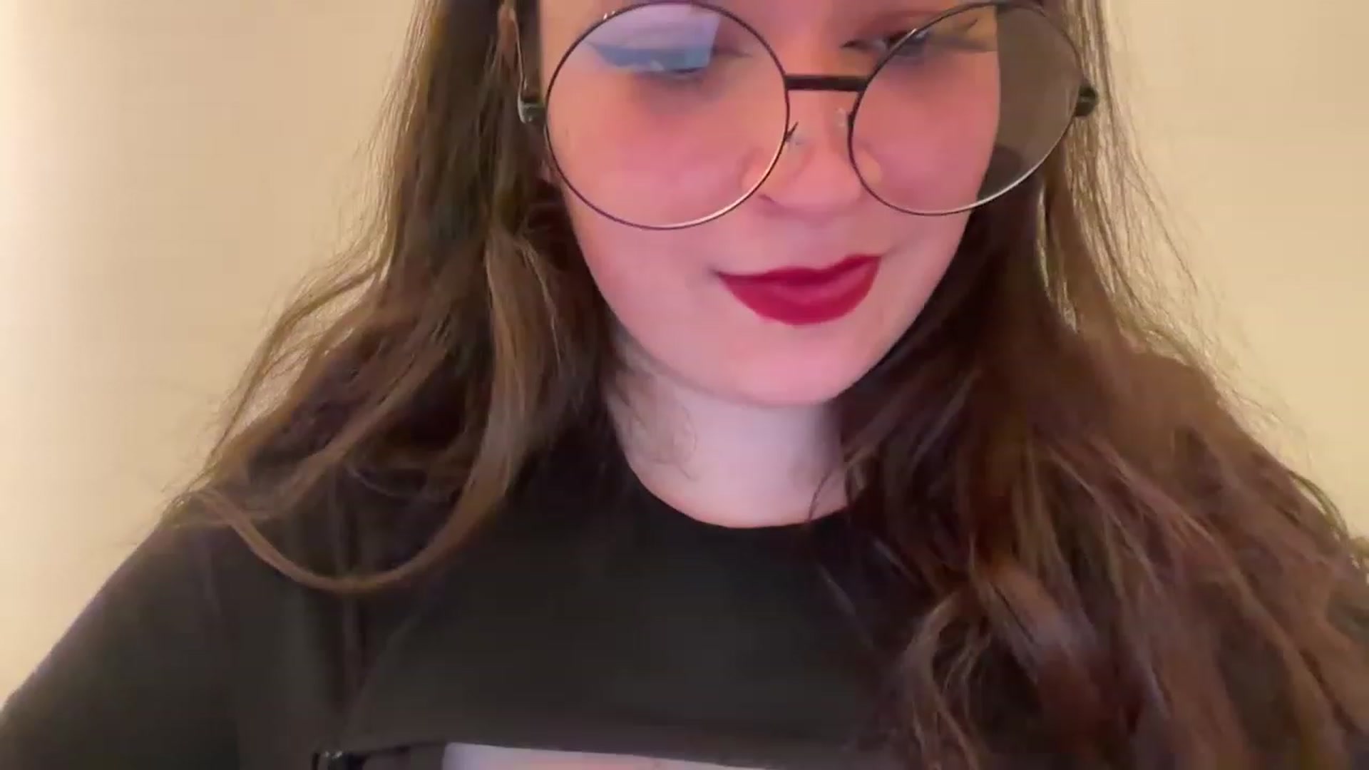 Gallery image thumbnail from Hasymura's myfreecams stream on, 05/15/2023, 20:23 image 16 of 20