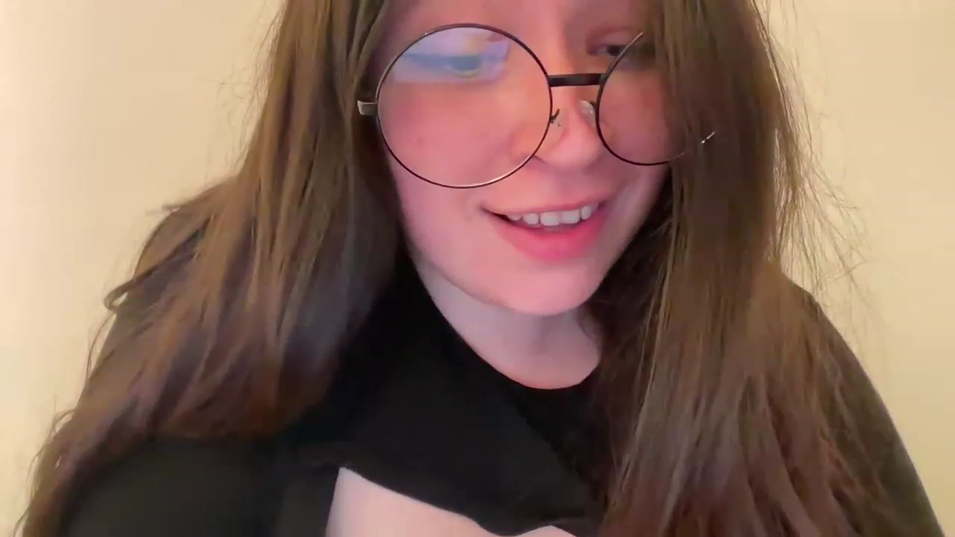 Gallery image thumbnail from Hasymura's myfreecams stream on, 05/24/2023, 22:19 image 19 of 20