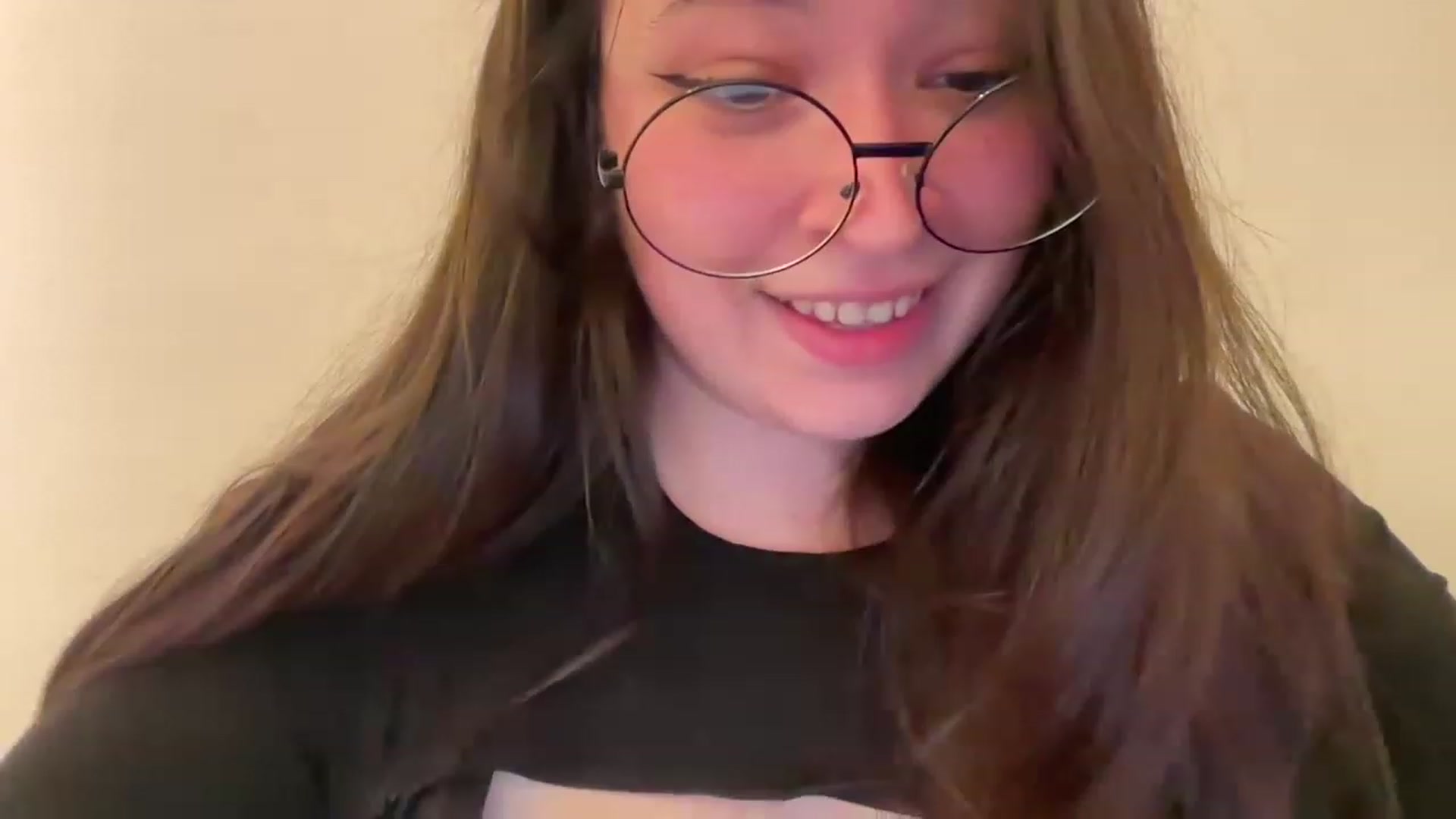 Gallery image thumbnail from Hasymura's myfreecams stream on, 05/24/2023, 23:20 image 12 of 20