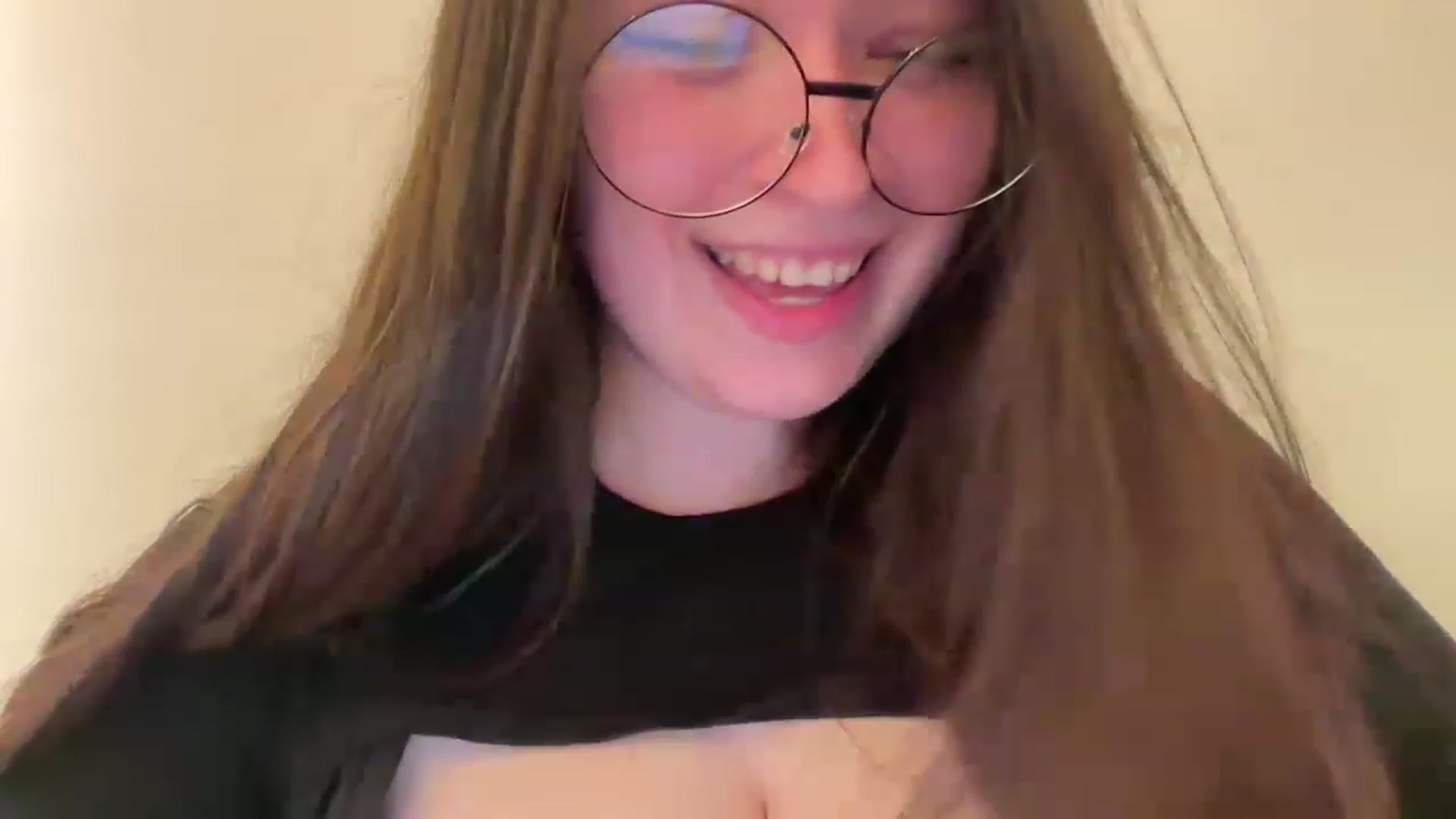 Gallery image thumbnail from Hasymura's myfreecams stream on, 05/24/2023, 23:20 image 8 of 20