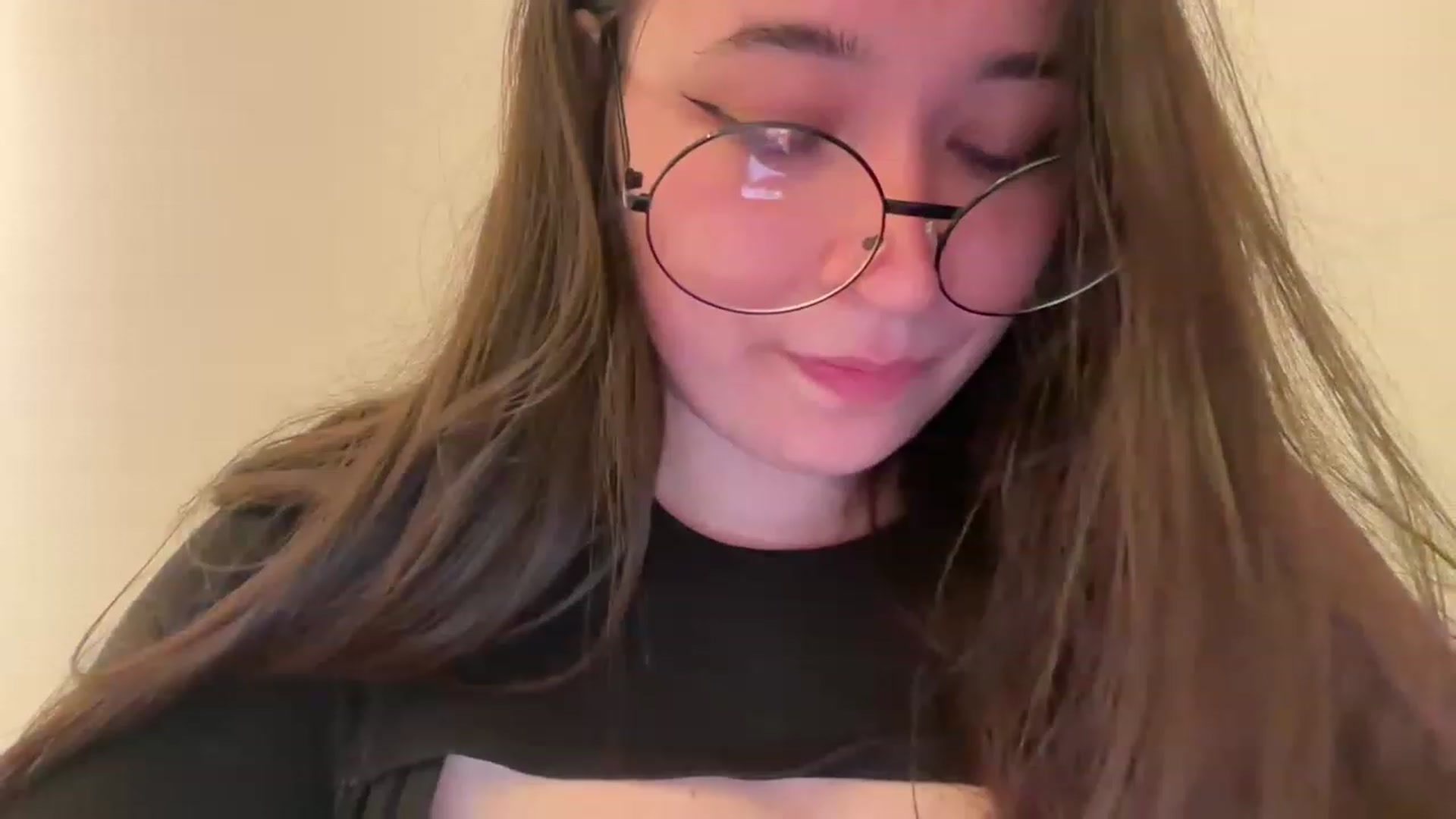 Gallery image thumbnail from Hasymura's myfreecams stream on, 05/24/2023, 23:20 image 11 of 20