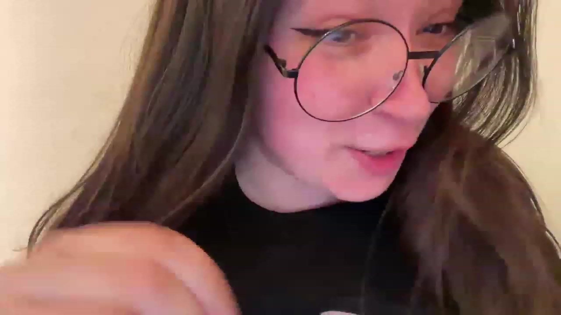 Gallery image thumbnail from Hasymura's myfreecams stream on, 05/24/2023, 23:20 image 16 of 20