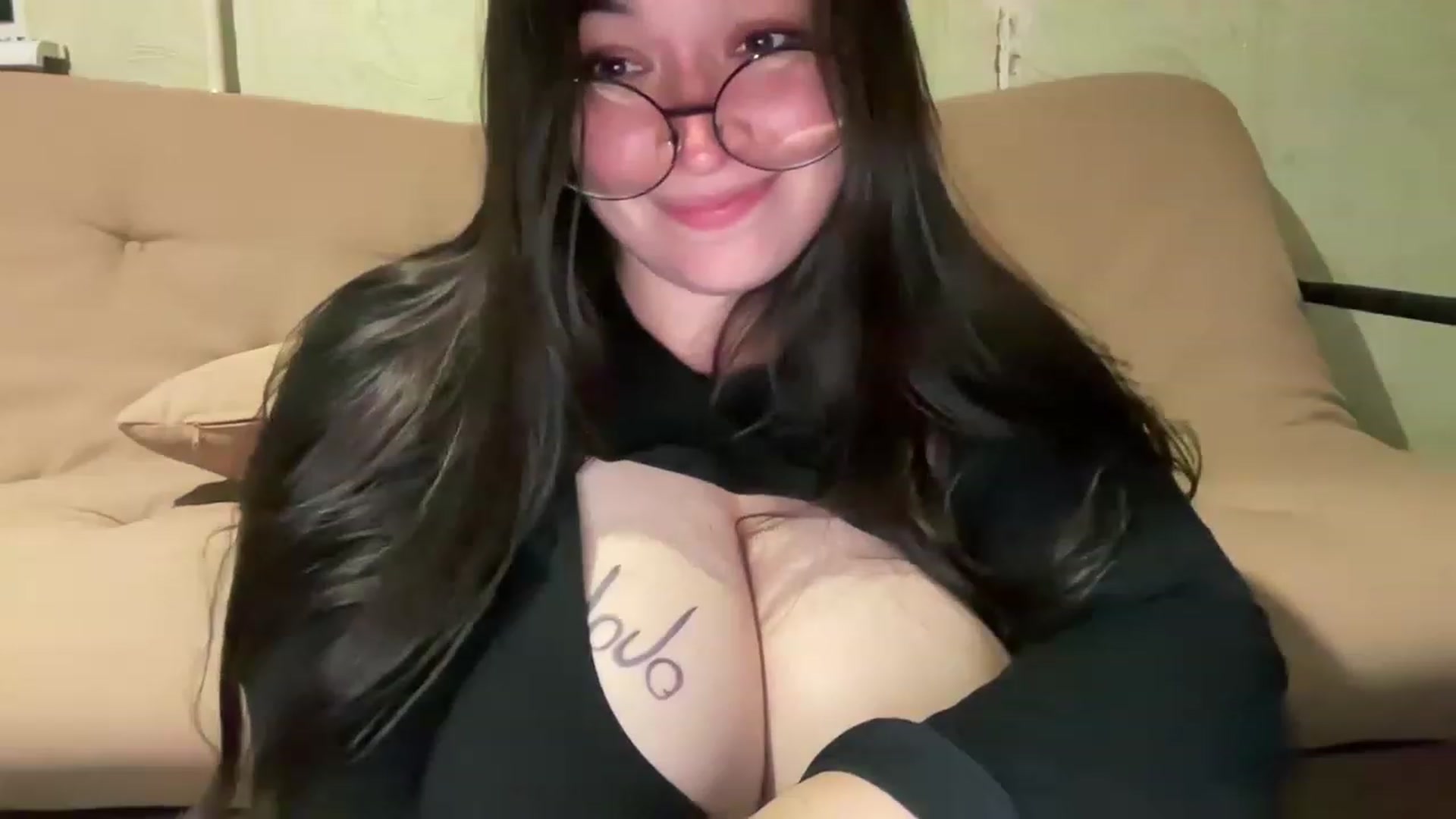 Gallery image thumbnail from Hasymura's myfreecams stream on, 06/02/2023, 22:18 image 18 of 20