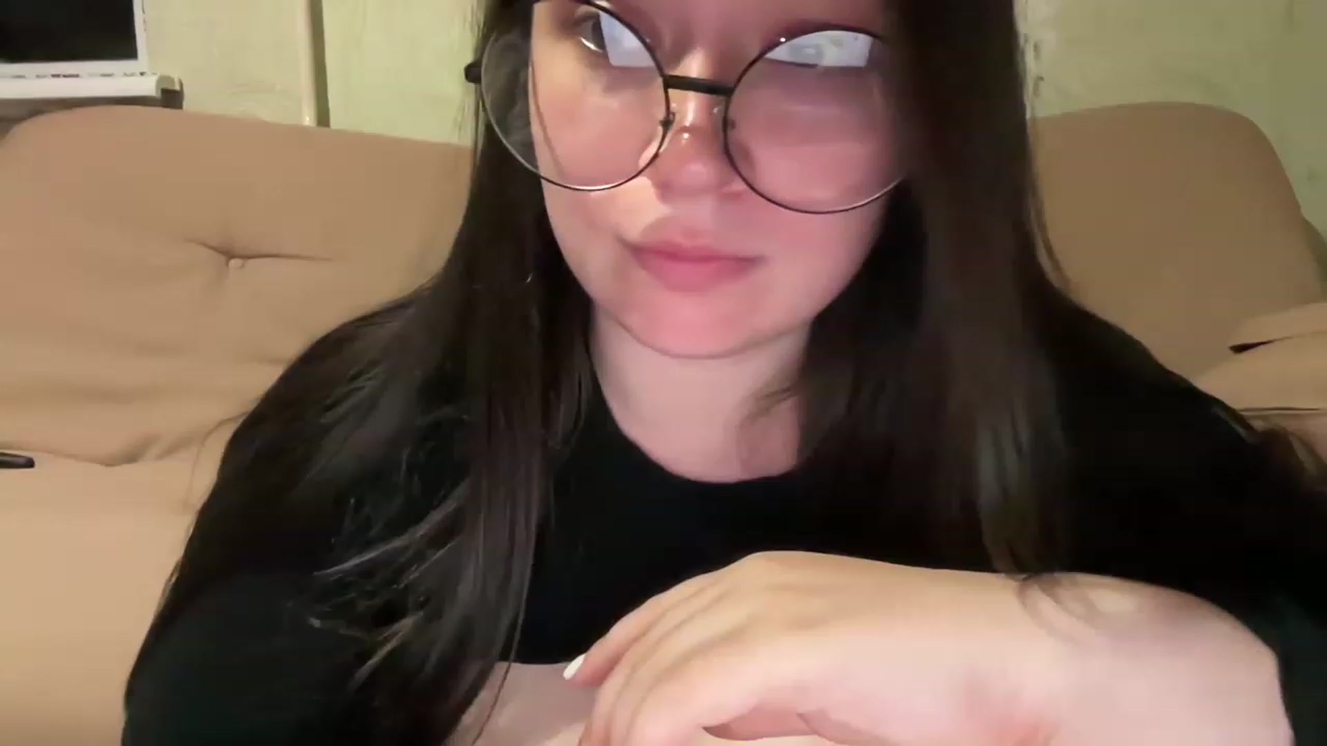 Gallery image thumbnail from Hasymura's myfreecams stream on, 06/04/2023, 22:56 image 5 of 20
