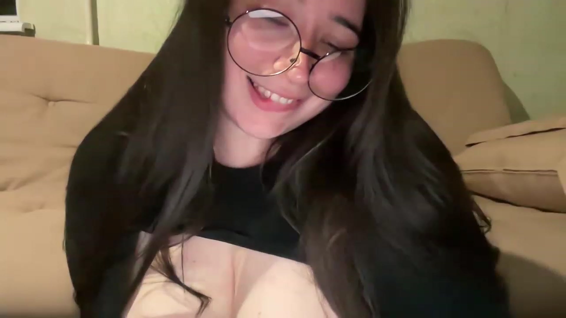 Gallery image thumbnail from Hasymura's myfreecams stream on, 06/04/2023, 23:53 image 4 of 20