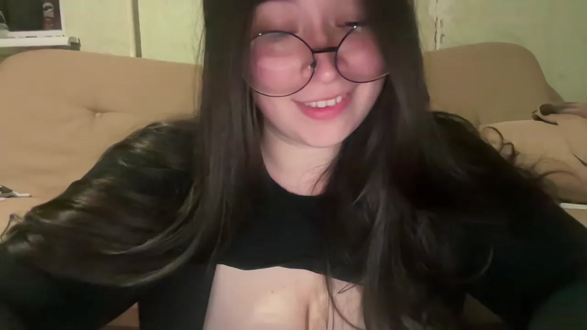Gallery image thumbnail from Hasymura's myfreecams stream on, 06/07/2023, 21:06 image 17 of 20