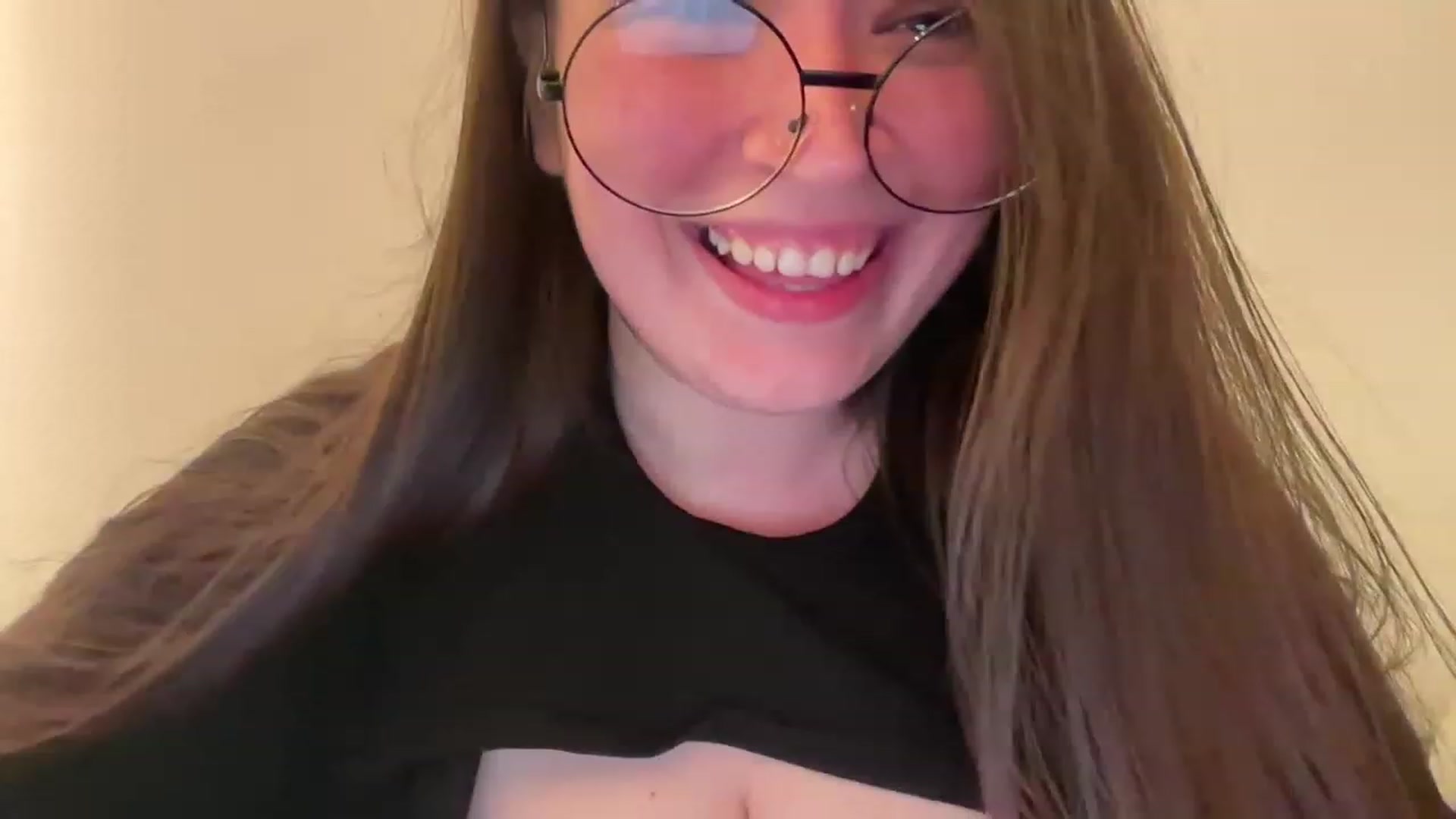 Gallery image thumbnail from Hasymura's myfreecams stream on, 06/28/2023, 19:15 image 20 of 20