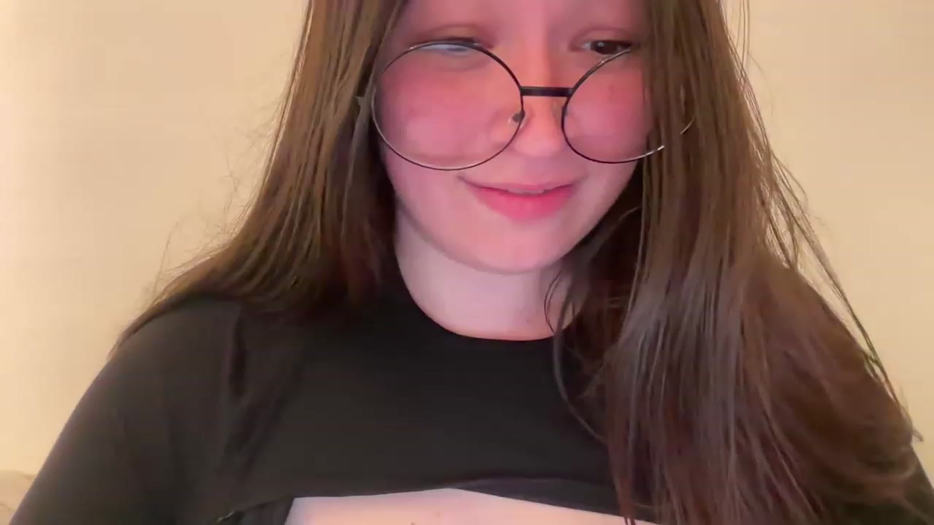 Gallery image thumbnail from Hasymura's myfreecams stream on, 06/28/2023, 19:51 image 6 of 20