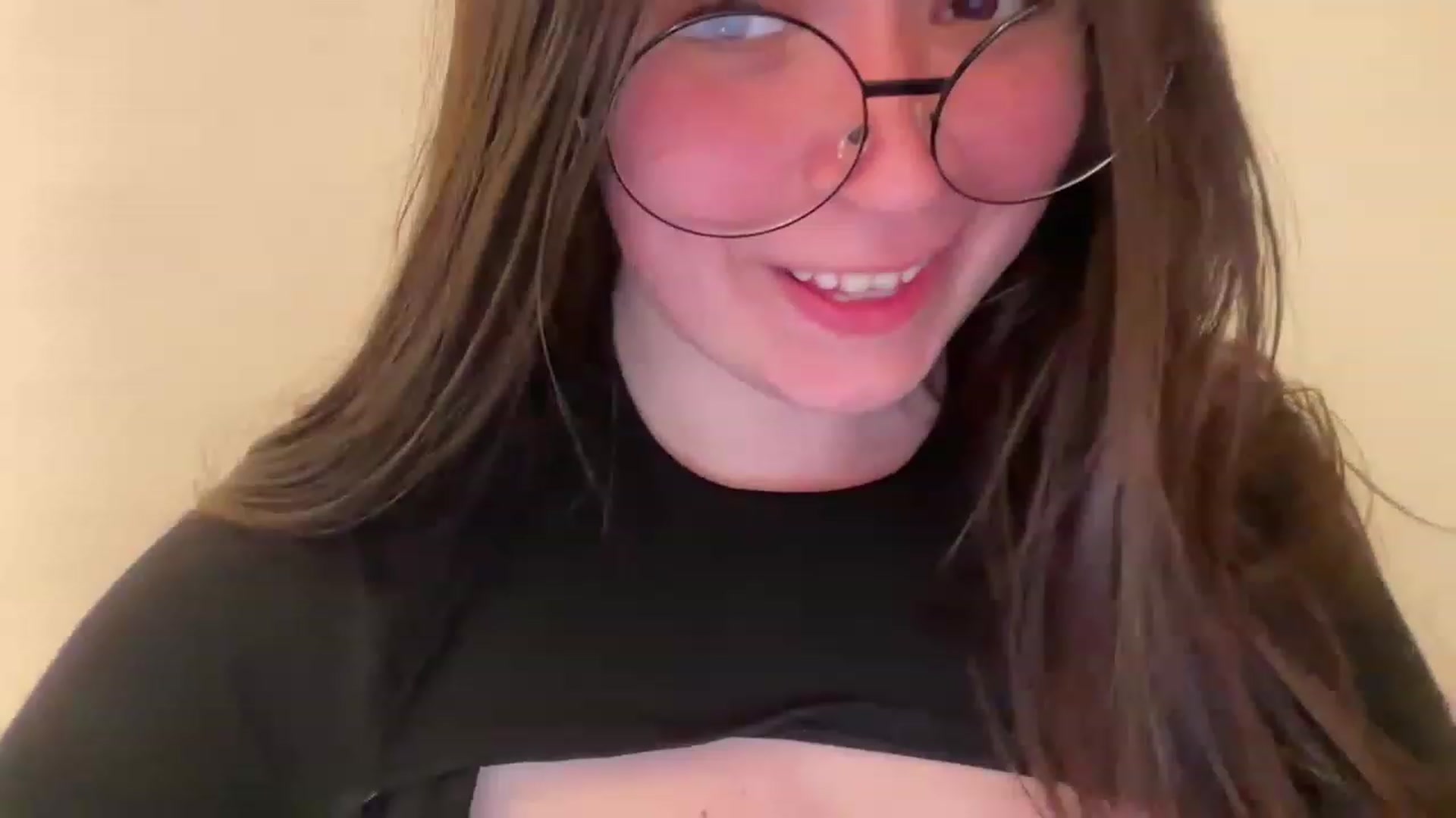 Gallery image thumbnail from Hasymura's myfreecams stream on, 06/28/2023, 19:51 image 15 of 20