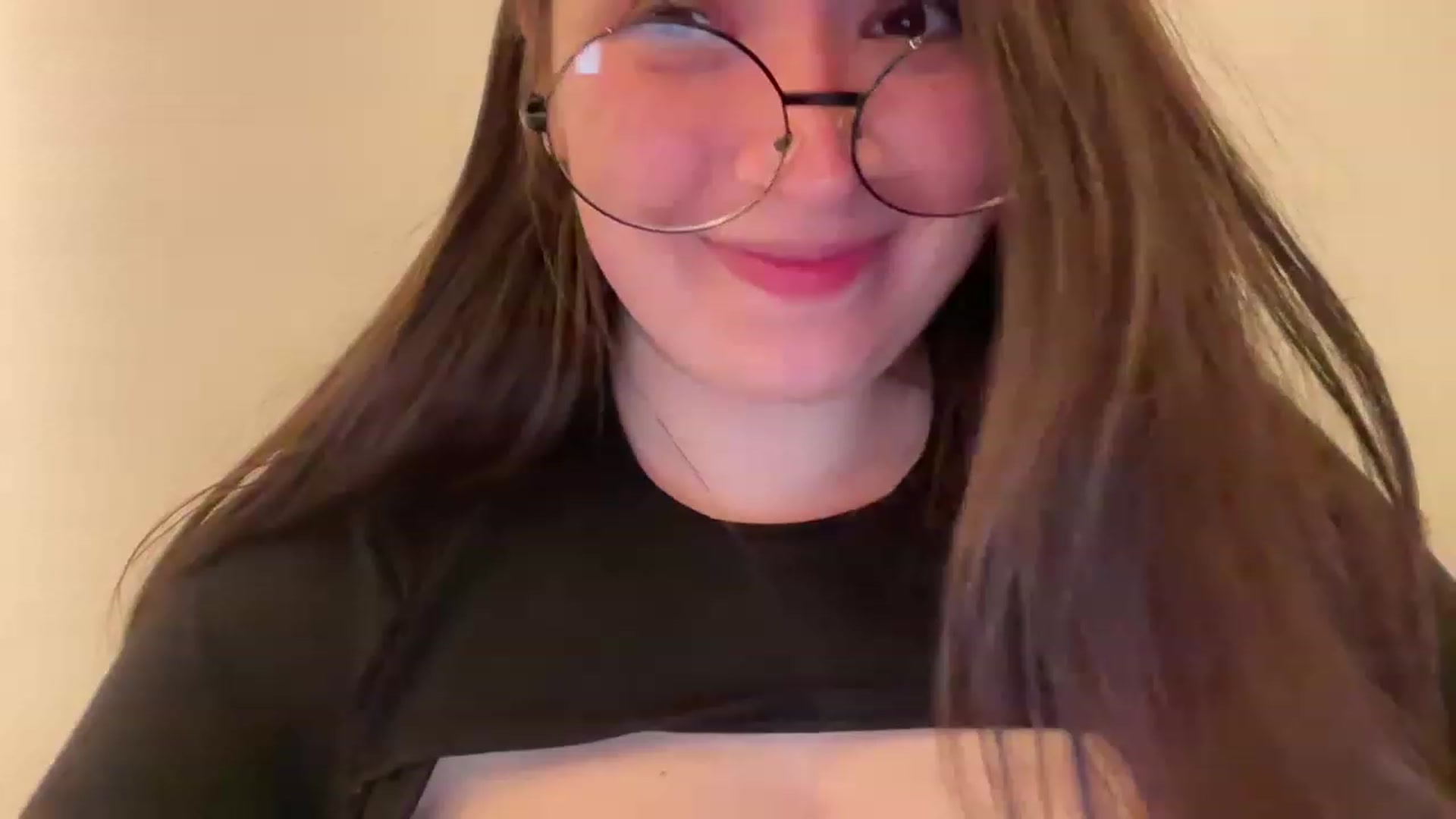 Gallery image thumbnail from Hasymura's myfreecams stream on, 06/28/2023, 22:07 image 6 of 20