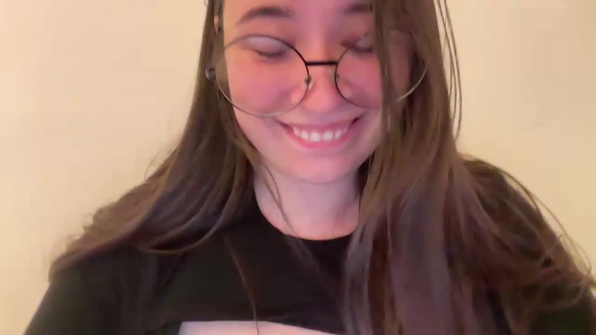 Gallery image thumbnail from Hasymura's myfreecams stream on, 06/29/2023, 22:46 image 1 of 20
