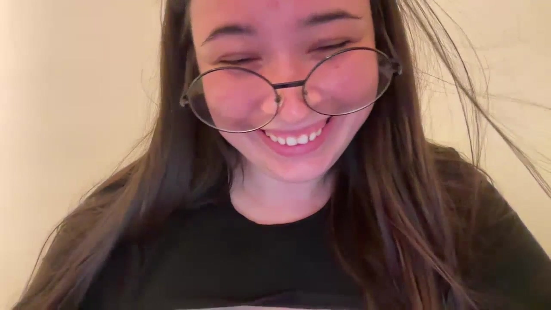 Gallery image thumbnail from Hasymura's myfreecams stream on, 06/29/2023, 22:46 image 6 of 20