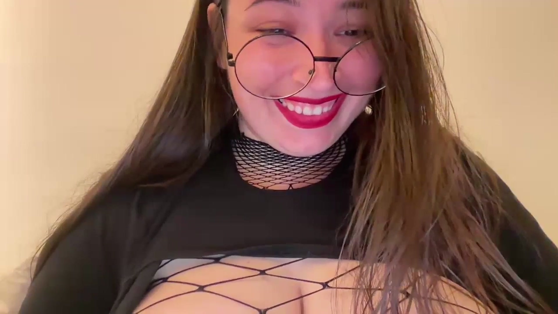Gallery image thumbnail from Hasymura's myfreecams stream on, 07/01/2023, 21:34 image 8 of 20