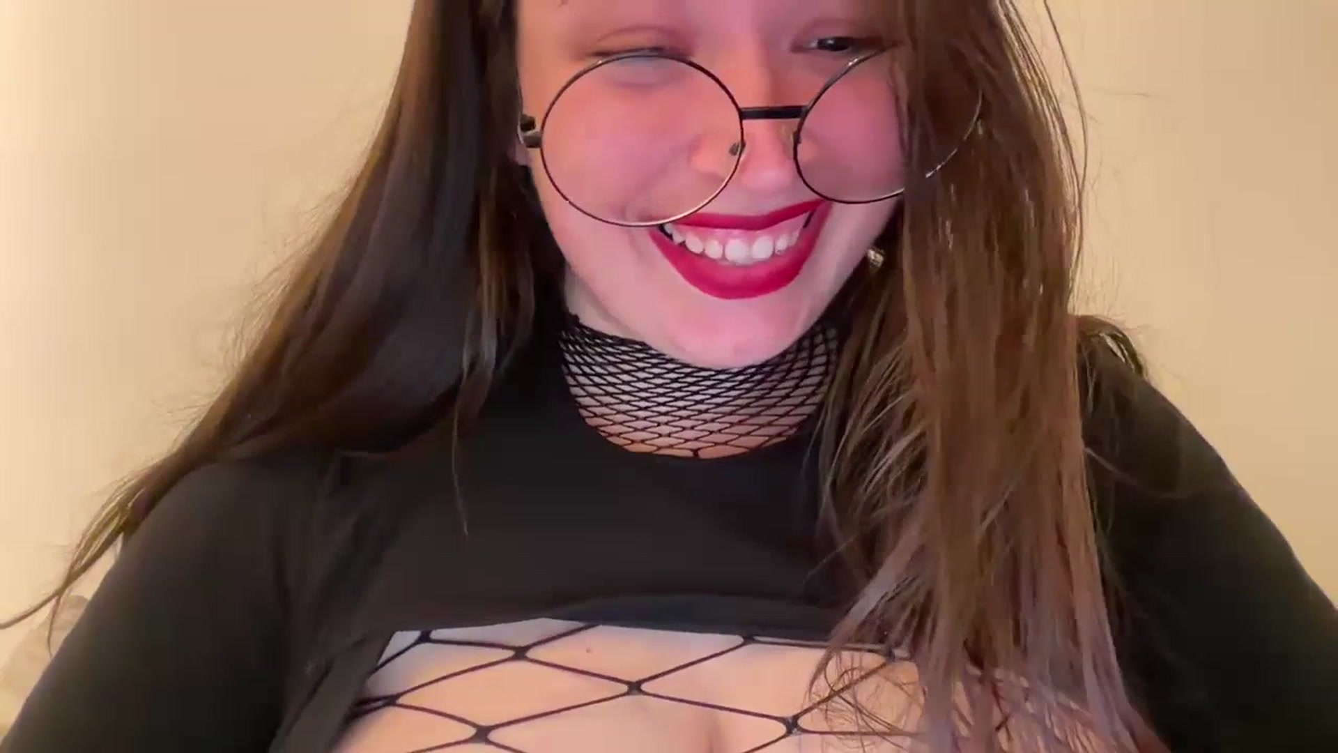 Gallery image thumbnail from Hasymura's myfreecams stream on, 07/01/2023, 21:34 image 10 of 20