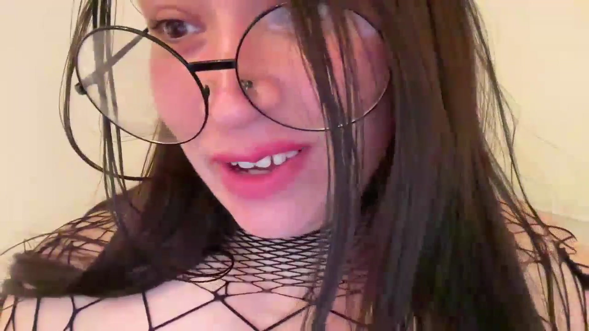Gallery image thumbnail from Hasymura's myfreecams stream on, 07/02/2023, 24:52 image 8 of 20