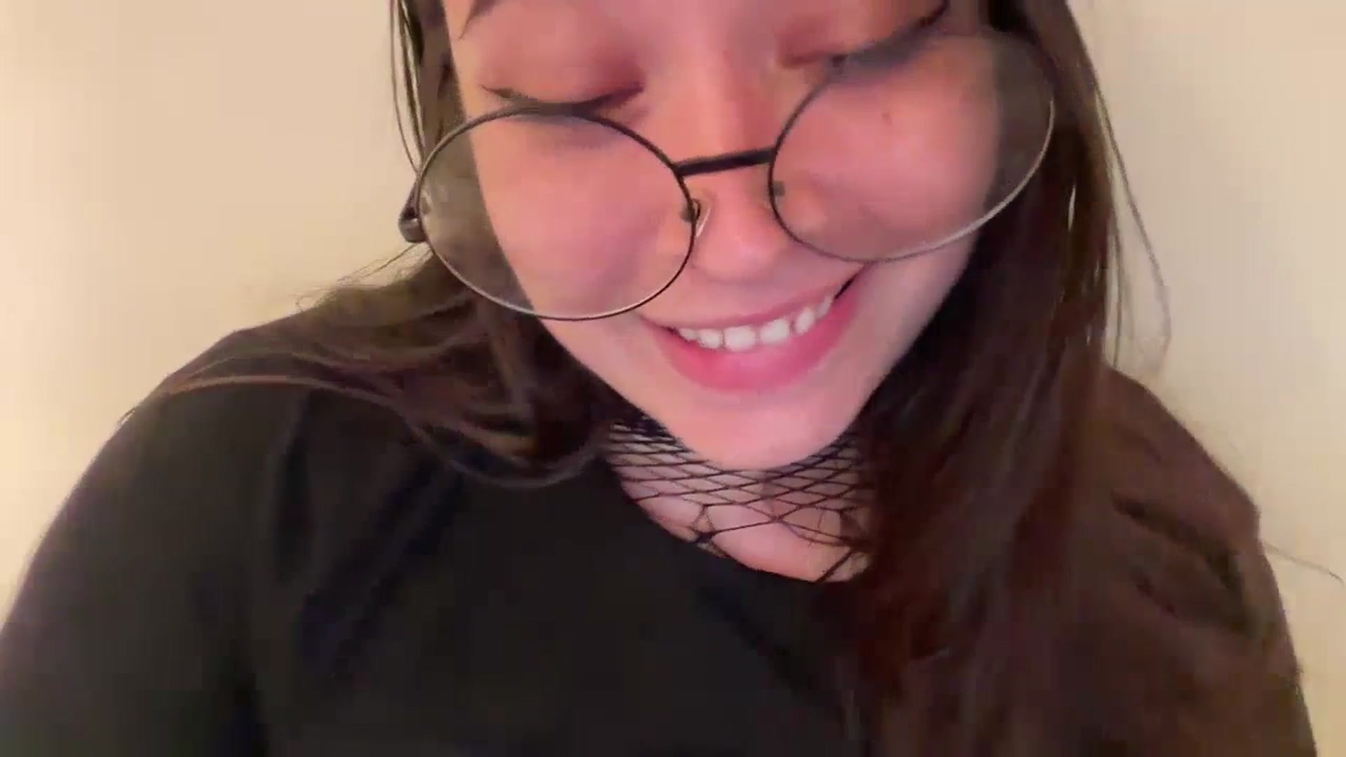Gallery image thumbnail from Hasymura's myfreecams stream on, 07/02/2023, 20:12 image 16 of 20