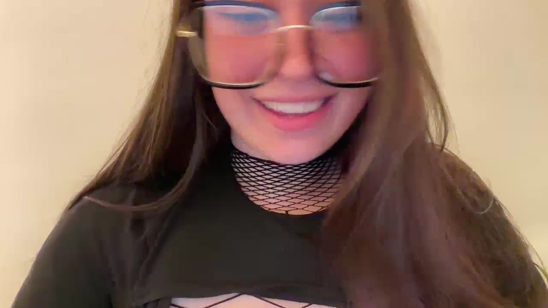 Gallery image thumbnail from Hasymura's myfreecams stream on, 07/04/2023, 23:21 image 13 of 20
