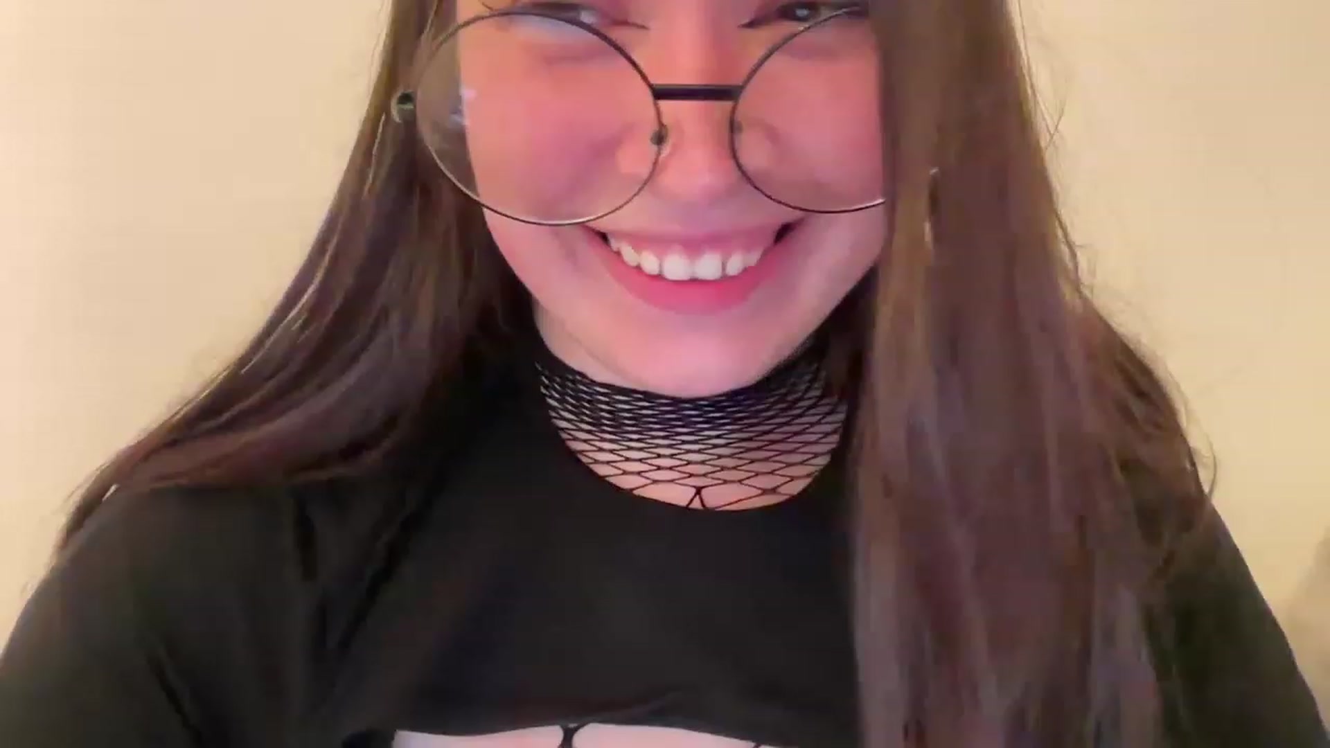 Gallery image thumbnail from Hasymura's myfreecams stream on, 07/09/2023, 21:27 image 20 of 20