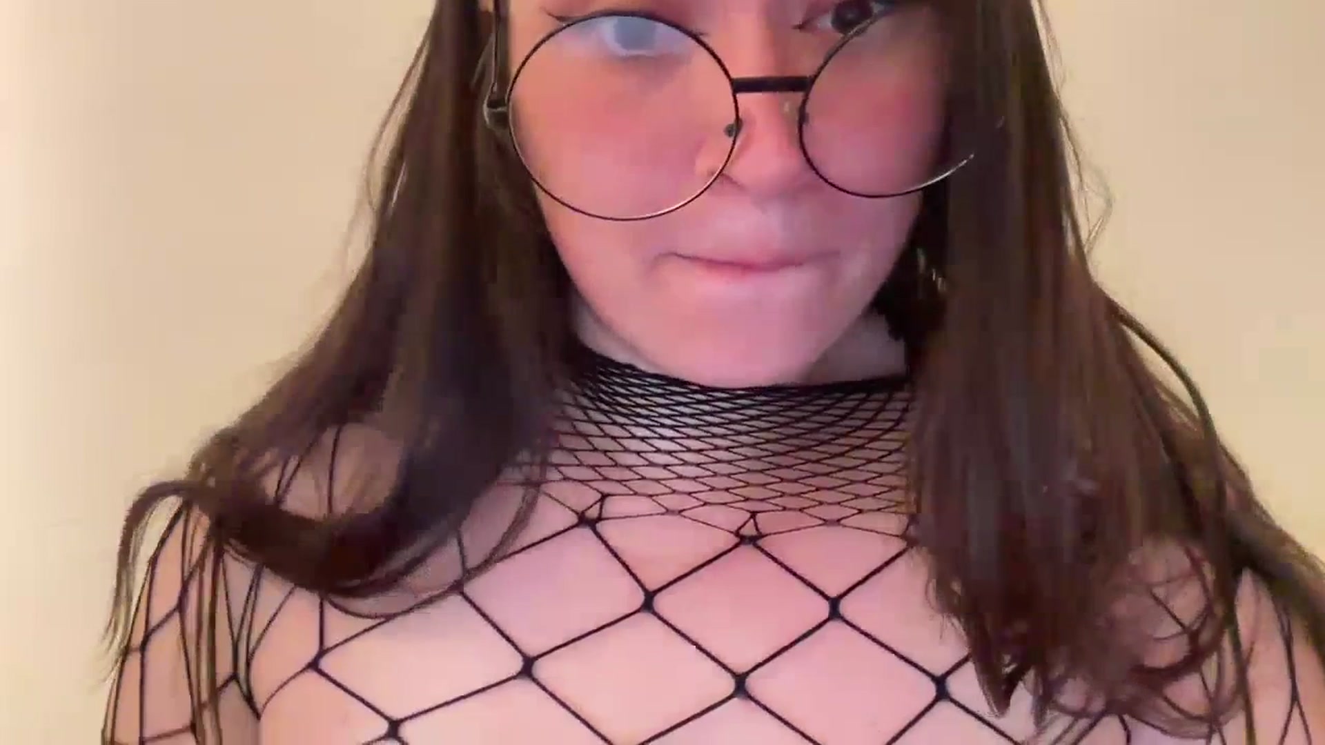 Gallery image thumbnail from Hasymura's myfreecams stream on, 07/09/2023, 23:02 image 11 of 20