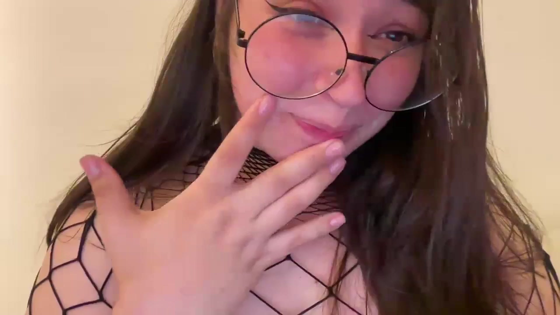 Gallery image thumbnail from Hasymura's myfreecams stream on, 07/09/2023, 23:02 image 1 of 20
