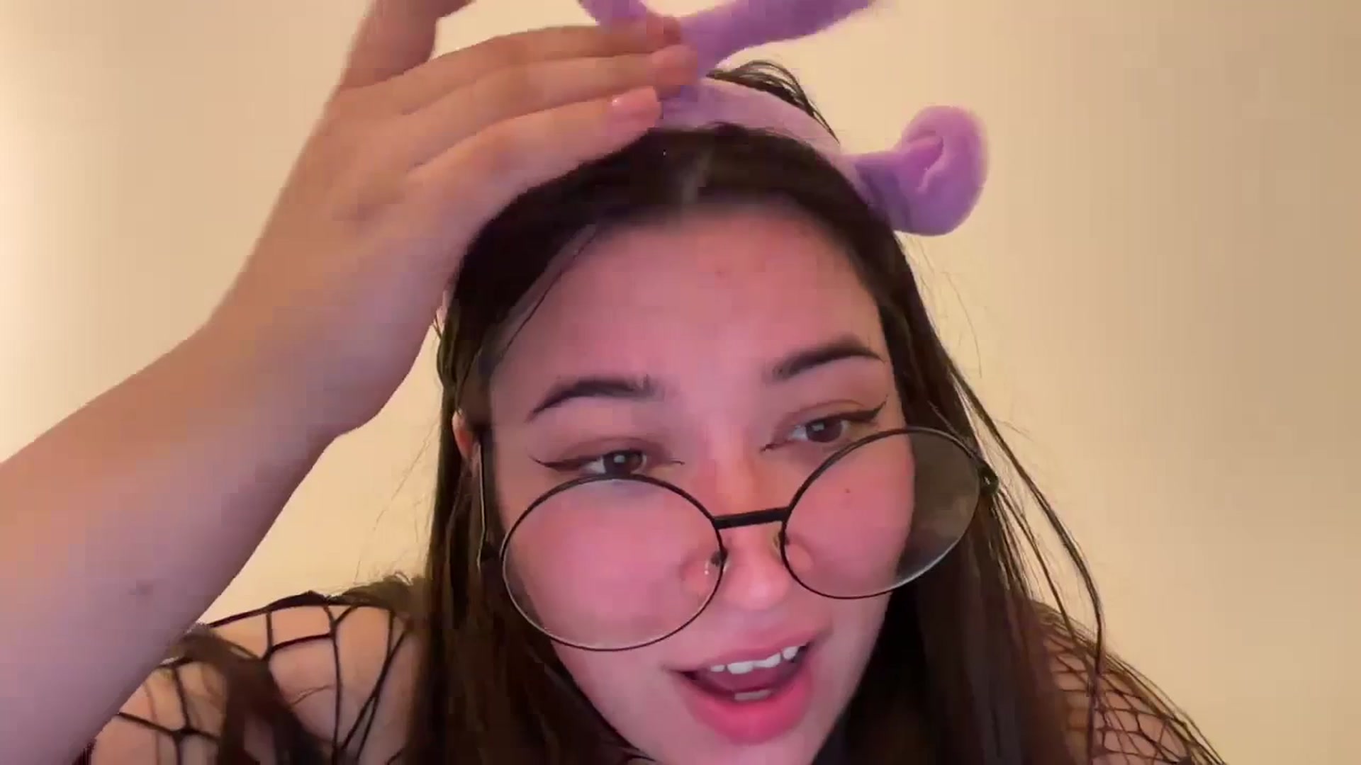 Gallery image thumbnail from Hasymura's myfreecams stream on, 07/09/2023, 23:56 image 7 of 20
