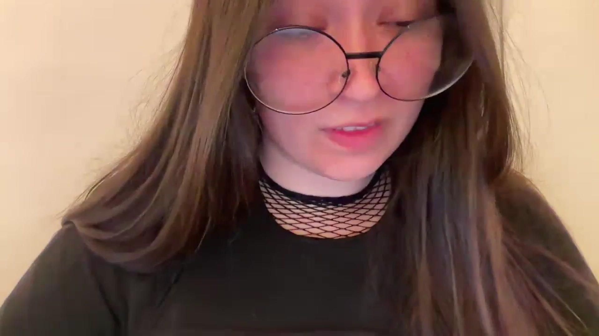 Gallery image thumbnail from Hasymura's myfreecams stream on, 07/10/2023, 19:09 image 13 of 20