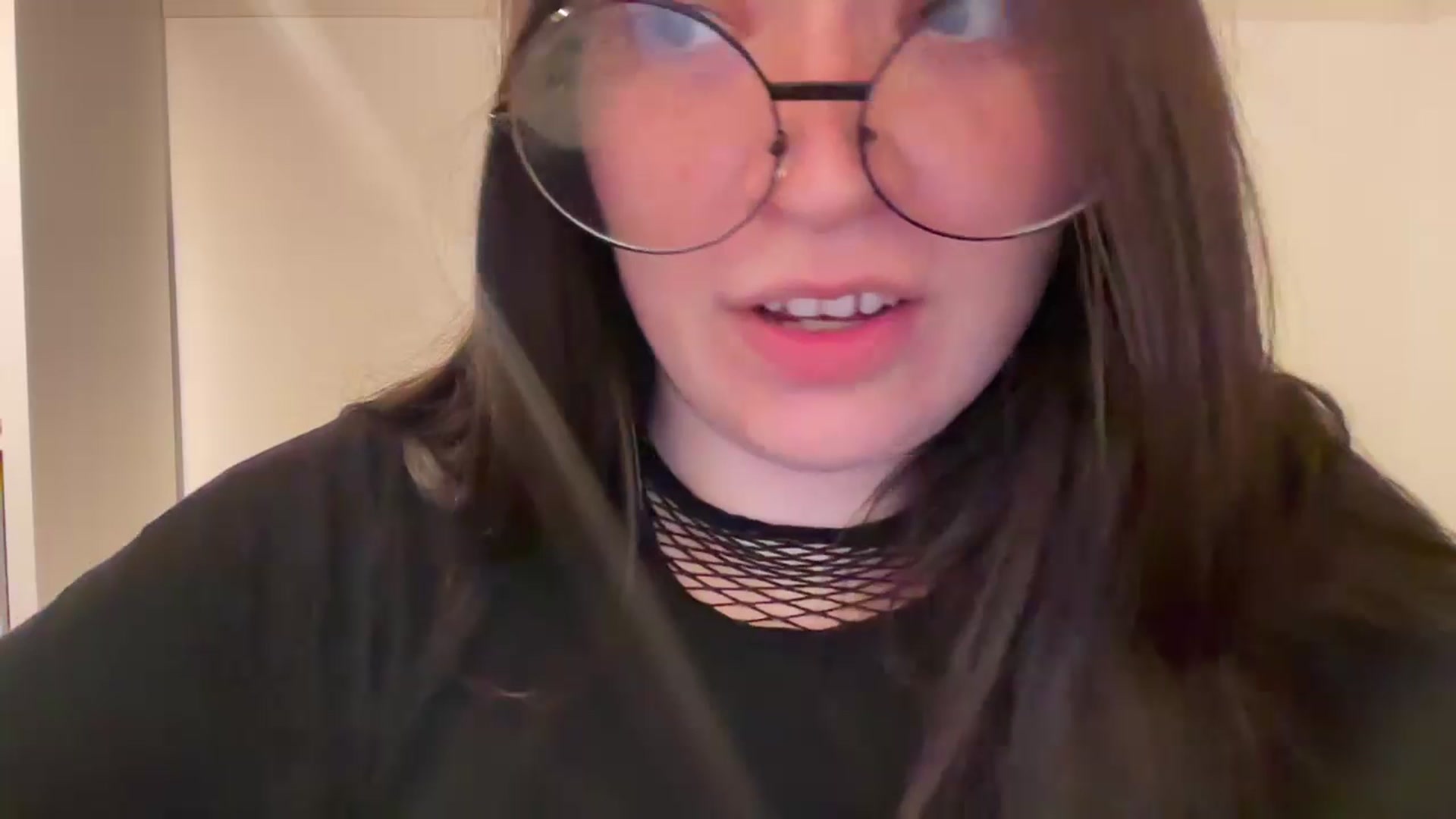 Gallery image thumbnail from Hasymura's myfreecams stream on, 07/10/2023, 19:09 image 1 of 20