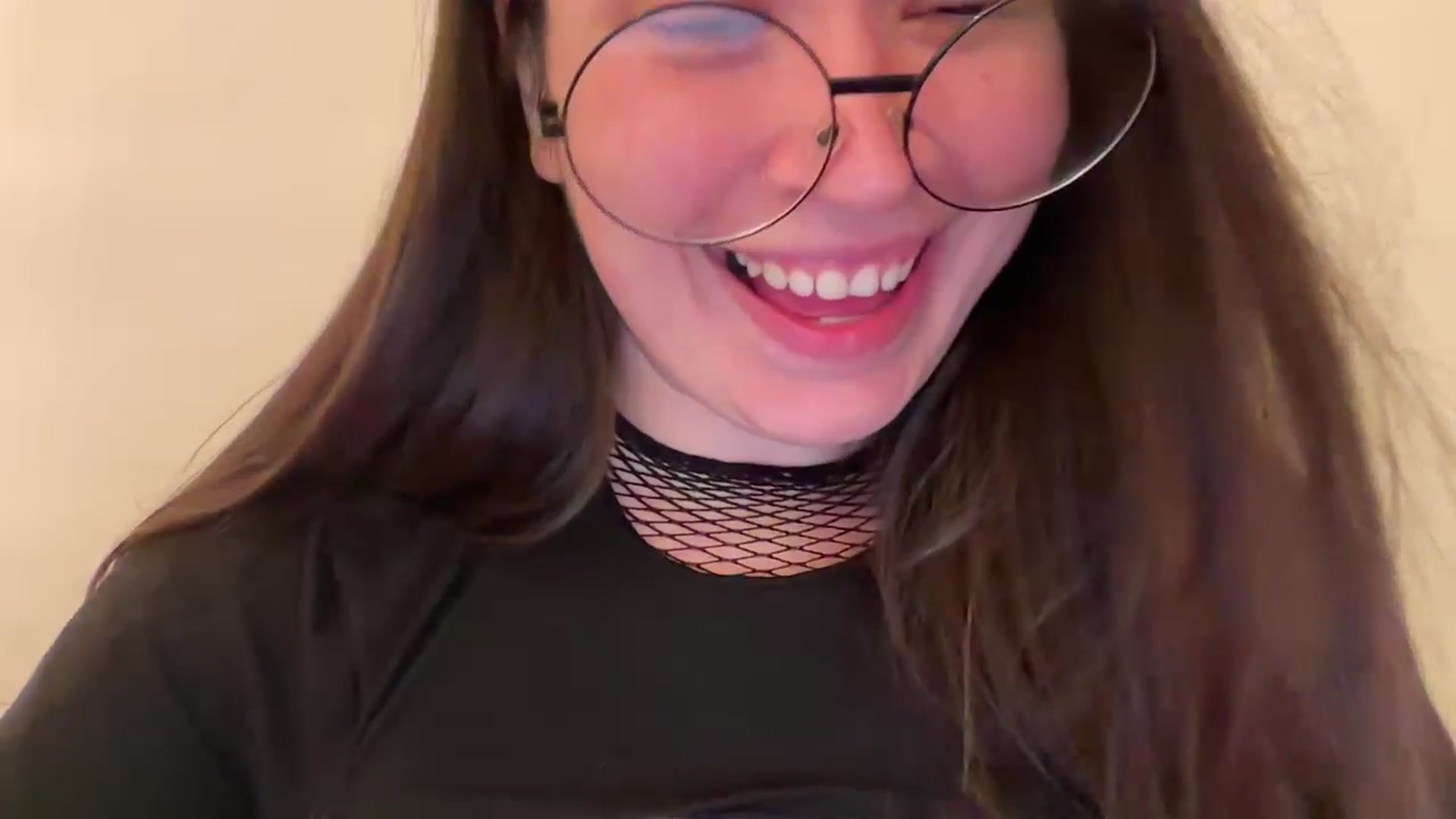 Gallery image thumbnail from Hasymura's myfreecams stream on, 07/10/2023, 20:17 image 10 of 20