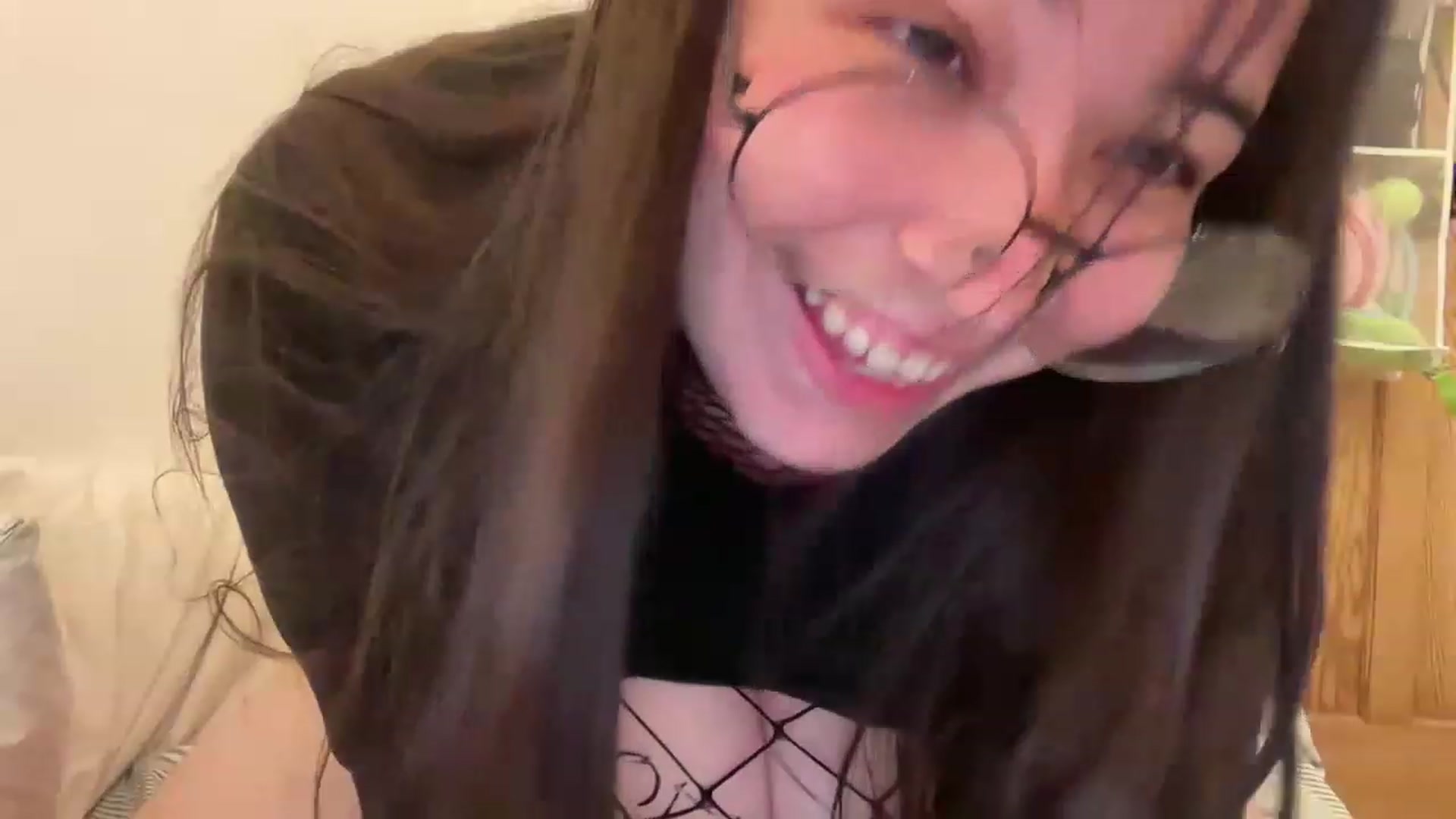 Gallery image thumbnail from Hasymura's myfreecams stream on, 07/10/2023, 21:25 image 10 of 20