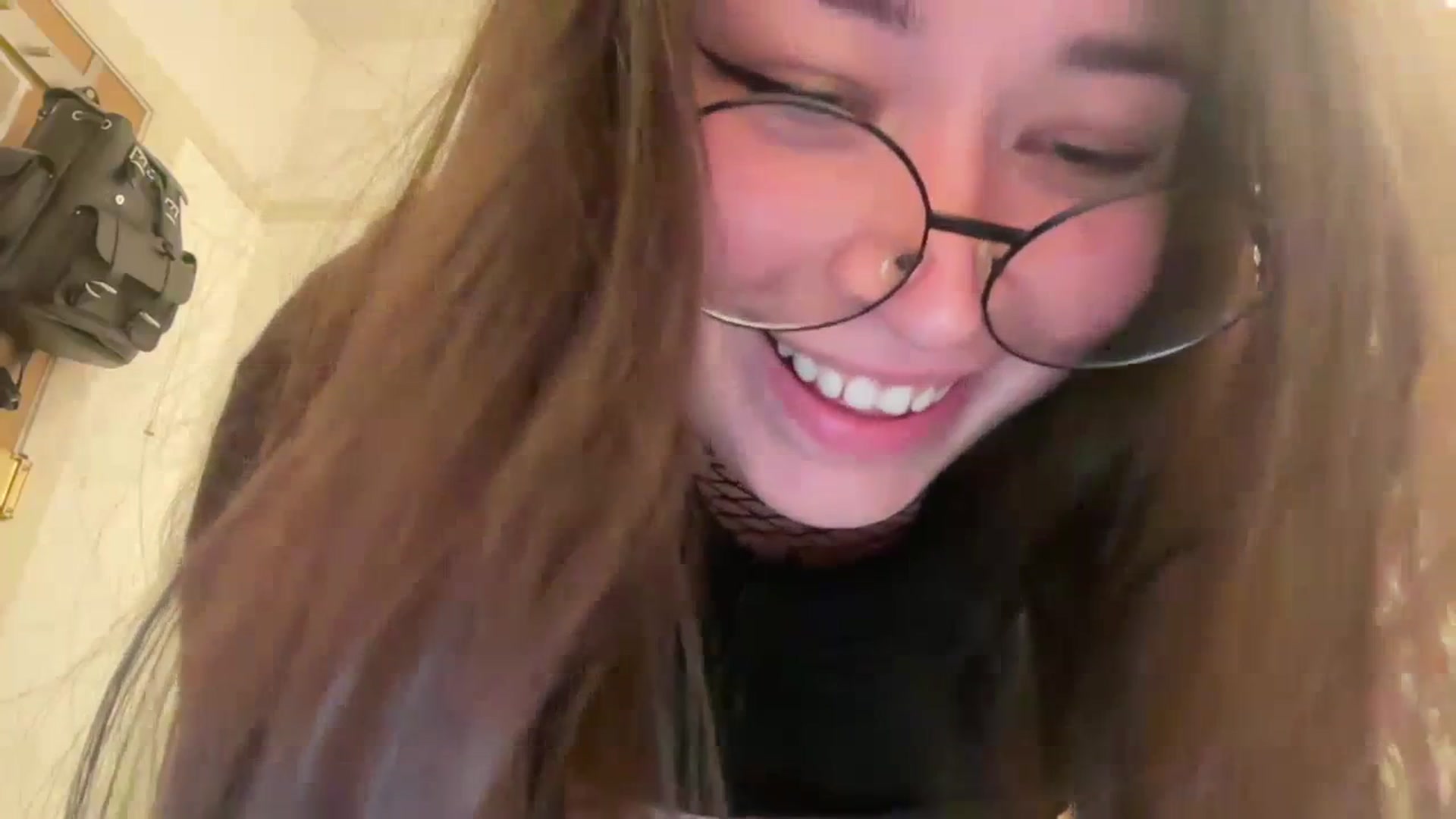 Gallery image thumbnail from Hasymura's myfreecams stream on, 07/14/2023, 23:02 image 10 of 20