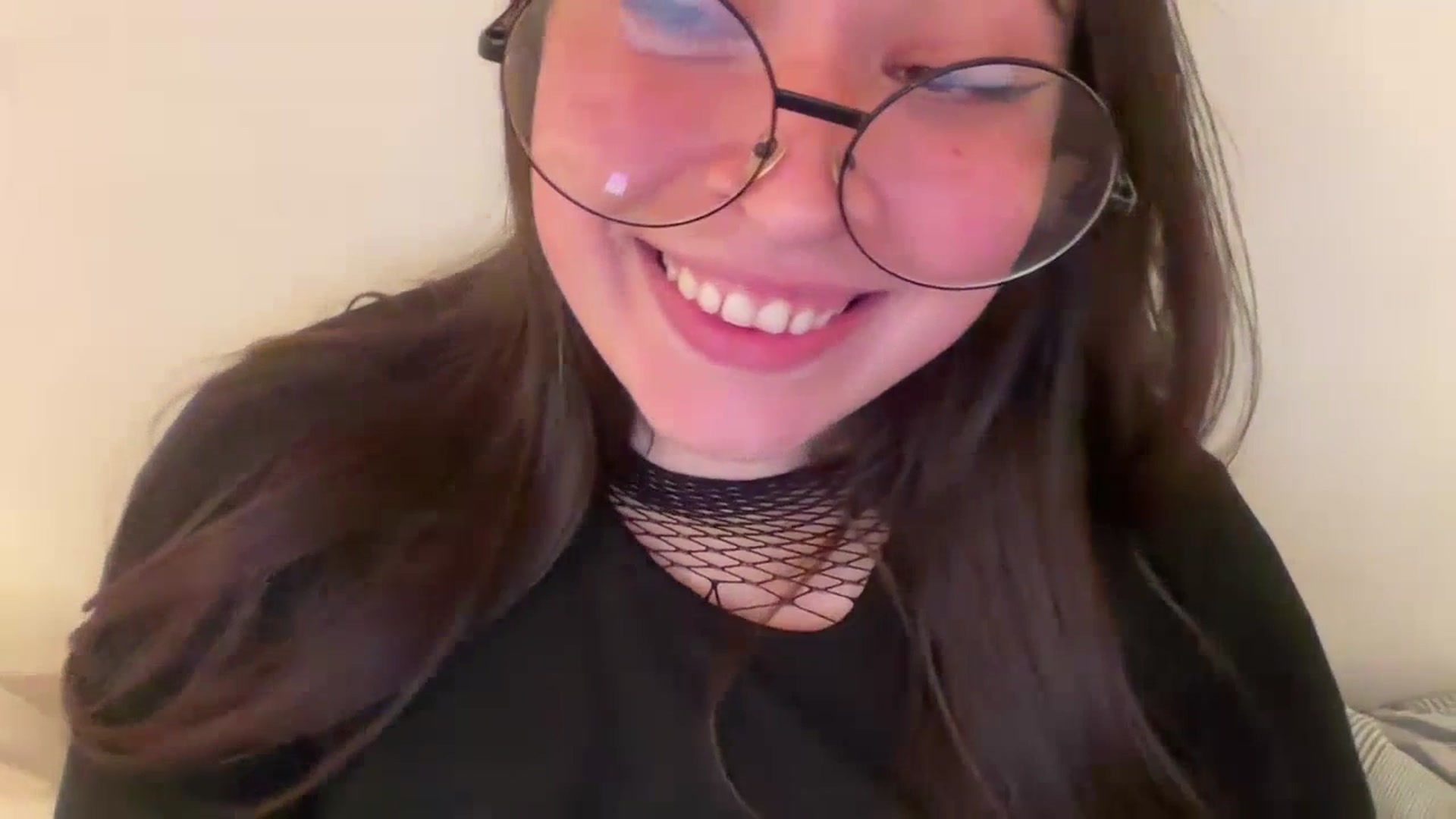 Gallery image thumbnail from Hasymura's myfreecams stream on, 07/16/2023, 24:05 image 13 of 20