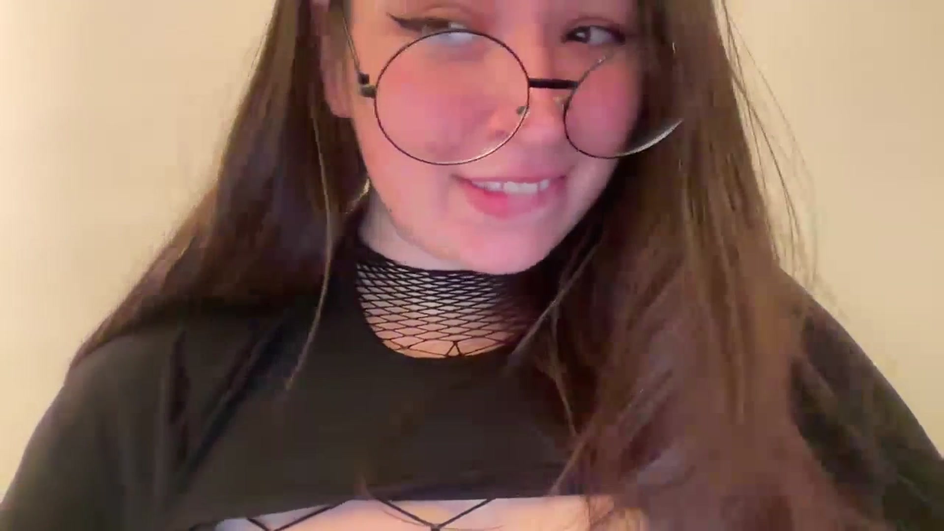 Gallery image thumbnail from Hasymura's myfreecams stream on, 07/16/2023, 24:05 image 19 of 20